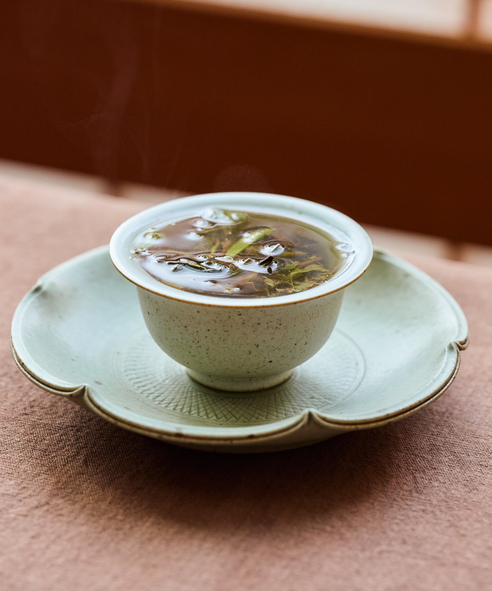 Ancient Wild White steeping, releasing tropical pineapple and longan notes