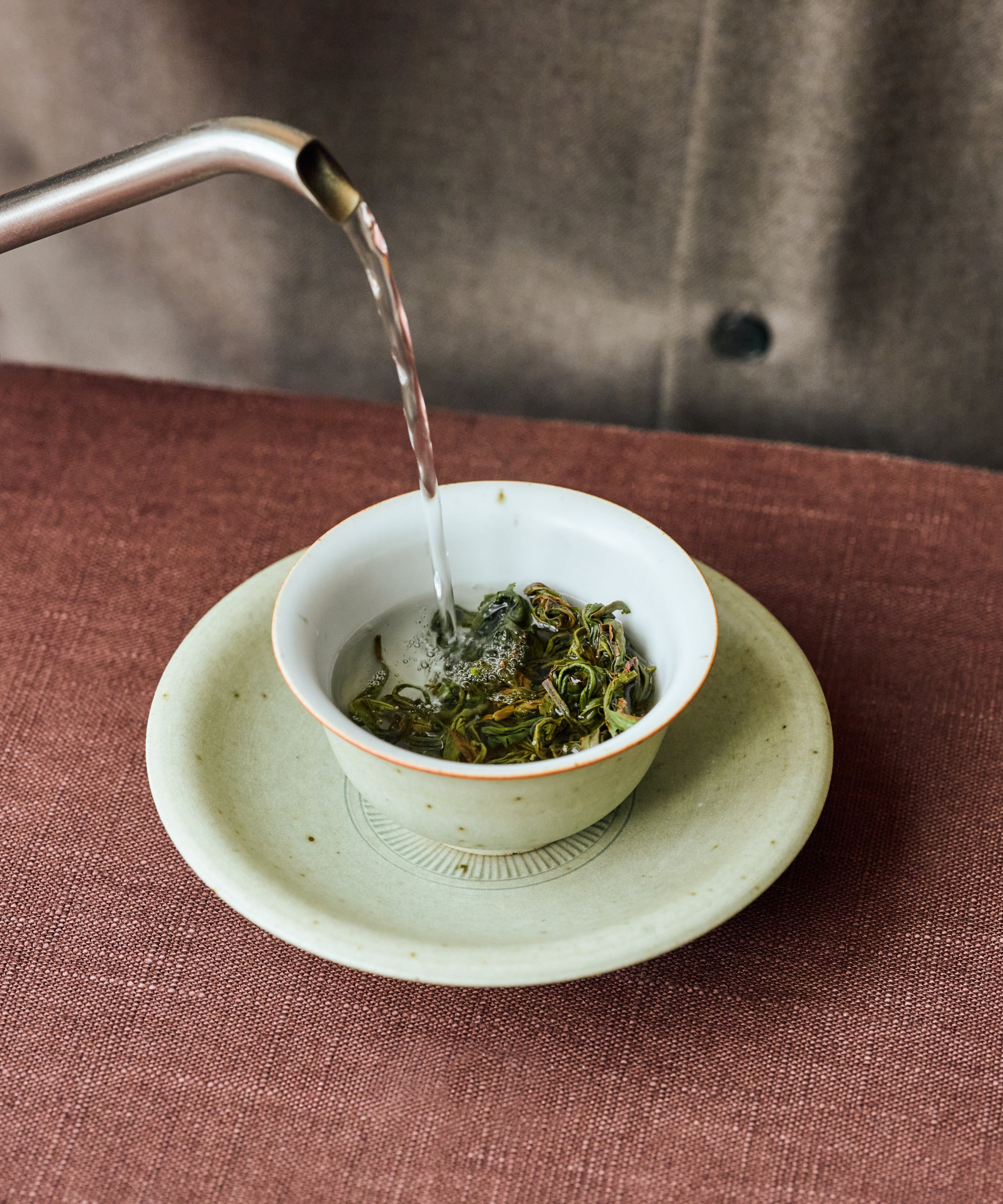 Brewing Takahashi's Oolong Inzatsu 131, hand-picked and pan-fired Japanese oolong from Shizuoka