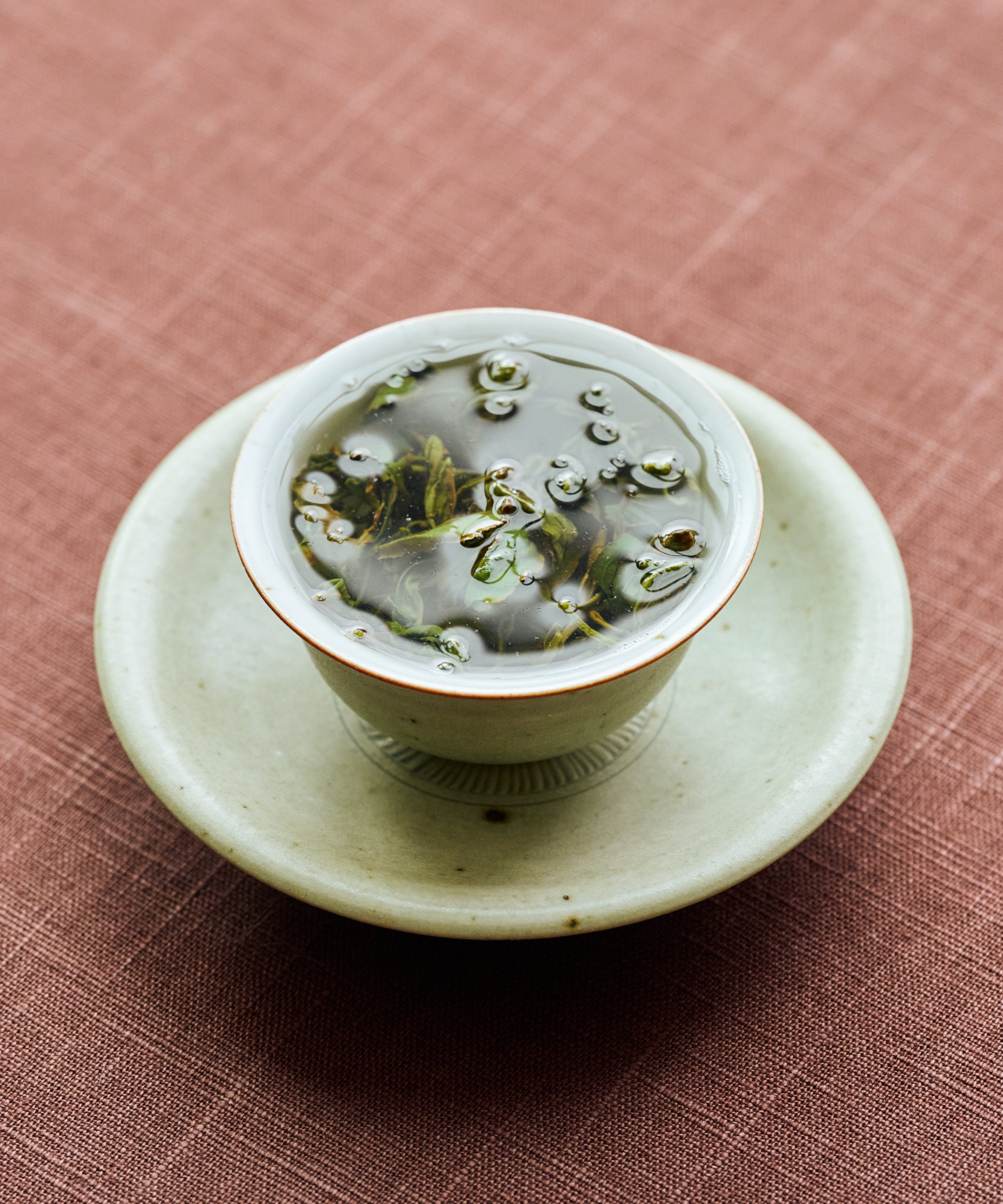 Takahashi's Oolong Inzatsu 131 golden liquor with orchid, rain water, and rock face notes, Shizuoka