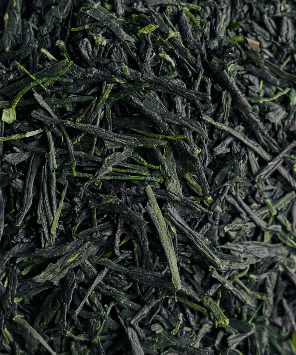 Yame Gyokuro Jun leaves from Yame, Fukuoka - traditional straw-screen shaded gyokuro