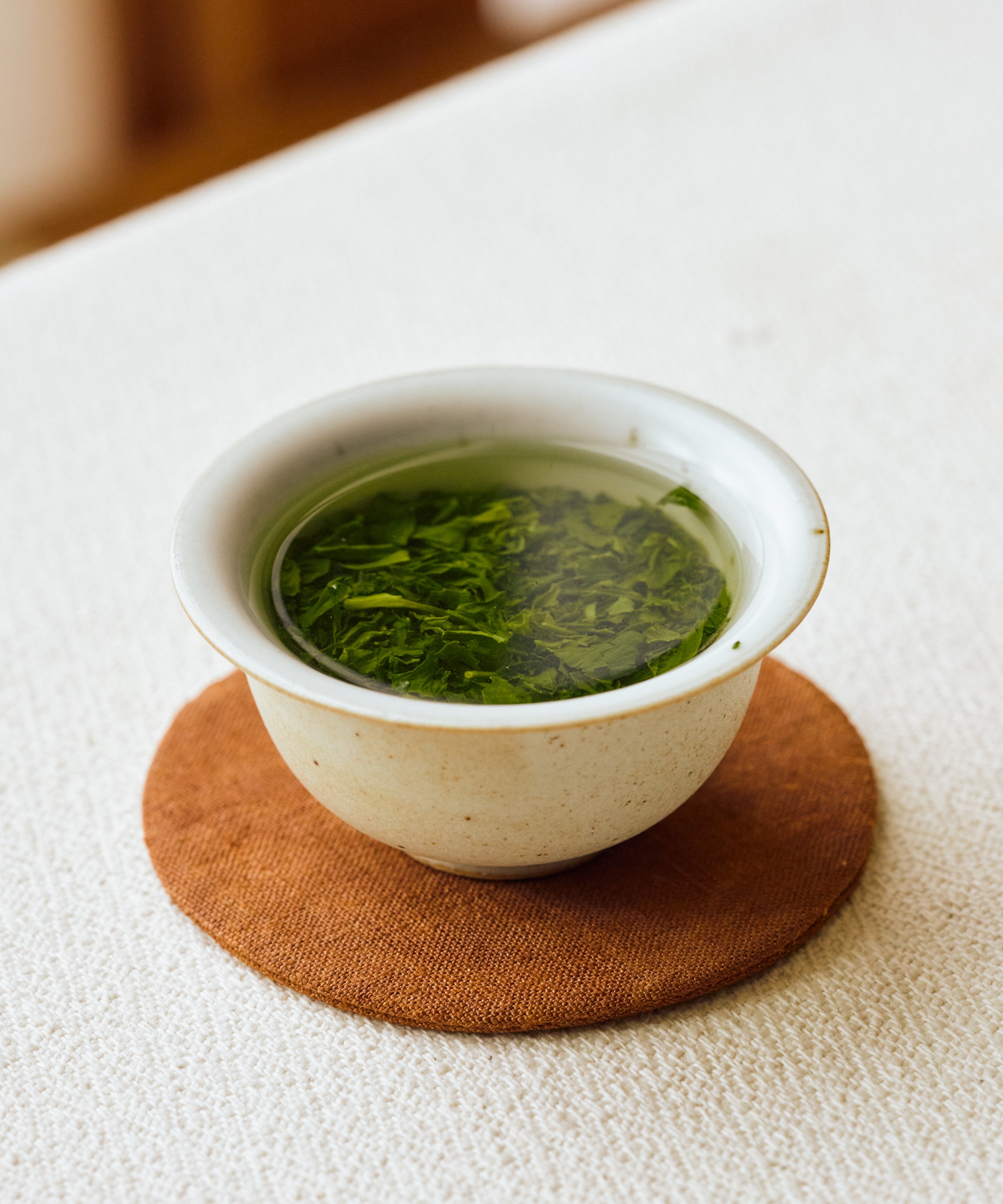 Yame Gyokuro Jun in a hōhin ready for brewing
