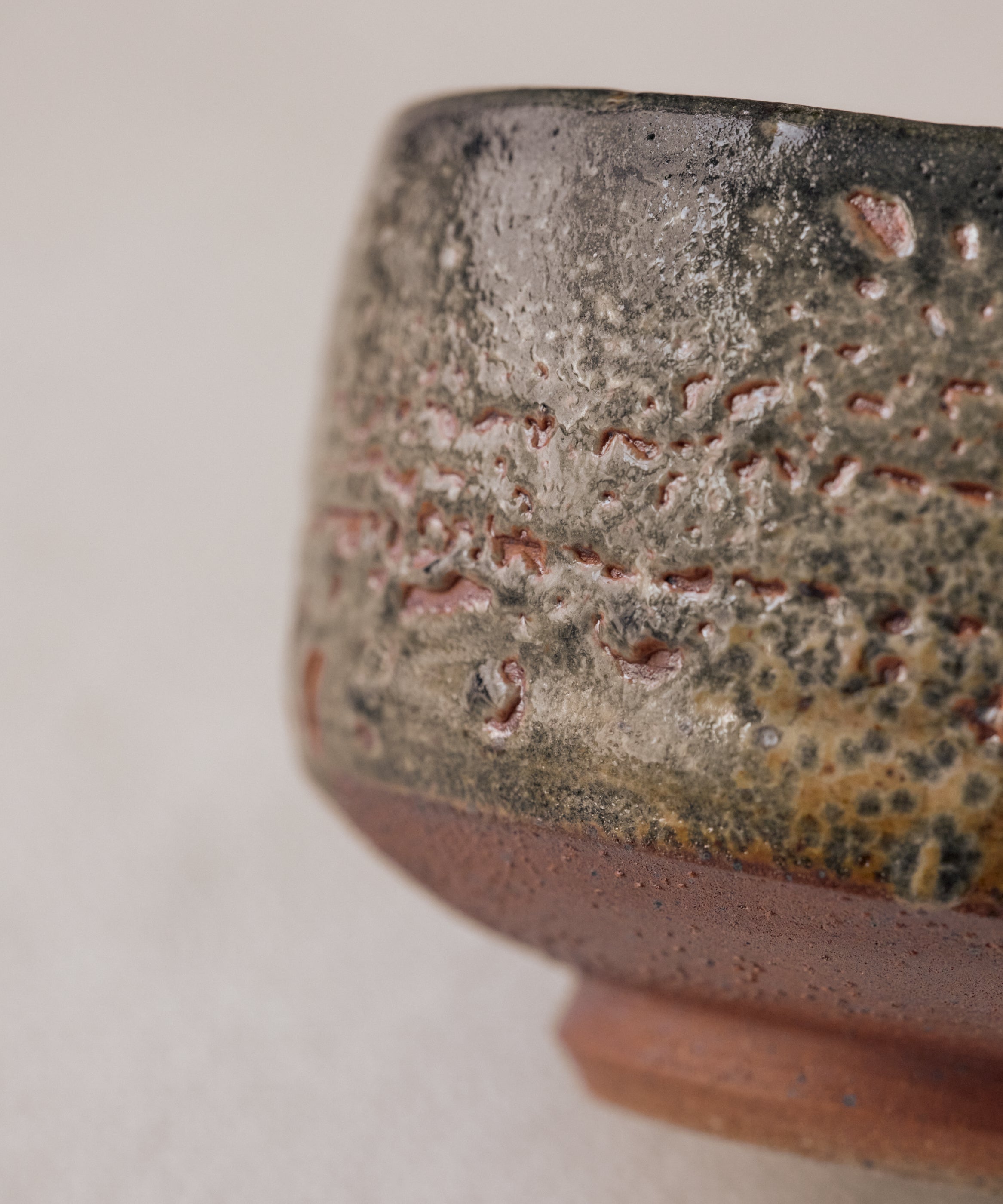 Chawan No. 06 underside, matcha bowl by Robert Stickney