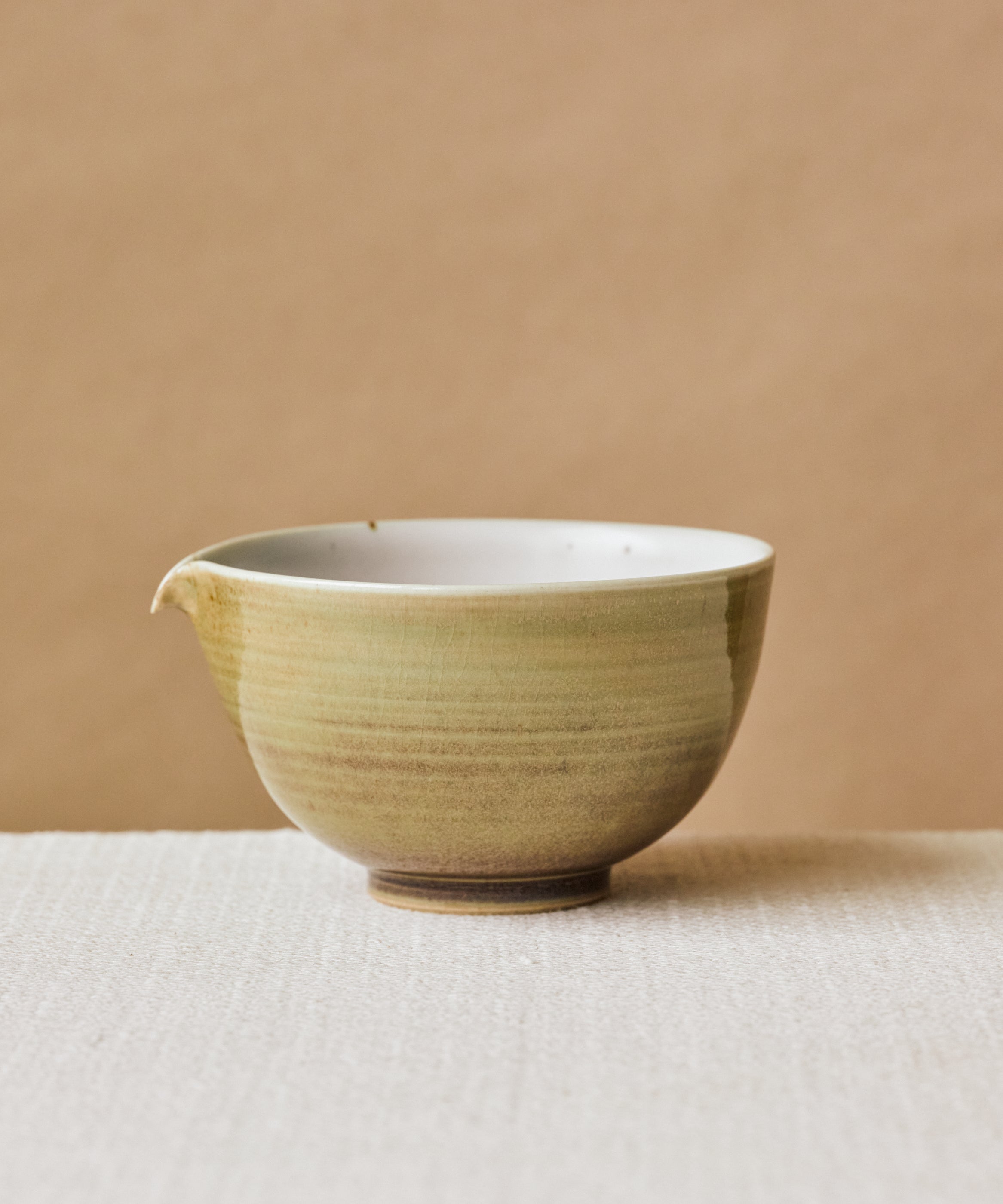 "Chawan" Ombre Green, handcrafted matcha latte bowl by Wang Xinghua, Jingdezhen, ombre green glaze