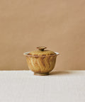 Gaiwan Earth II, handcrafted gaiwan by Wang Xinghua, Jingdezhen, earthy tones with hand-painted brushstrokes