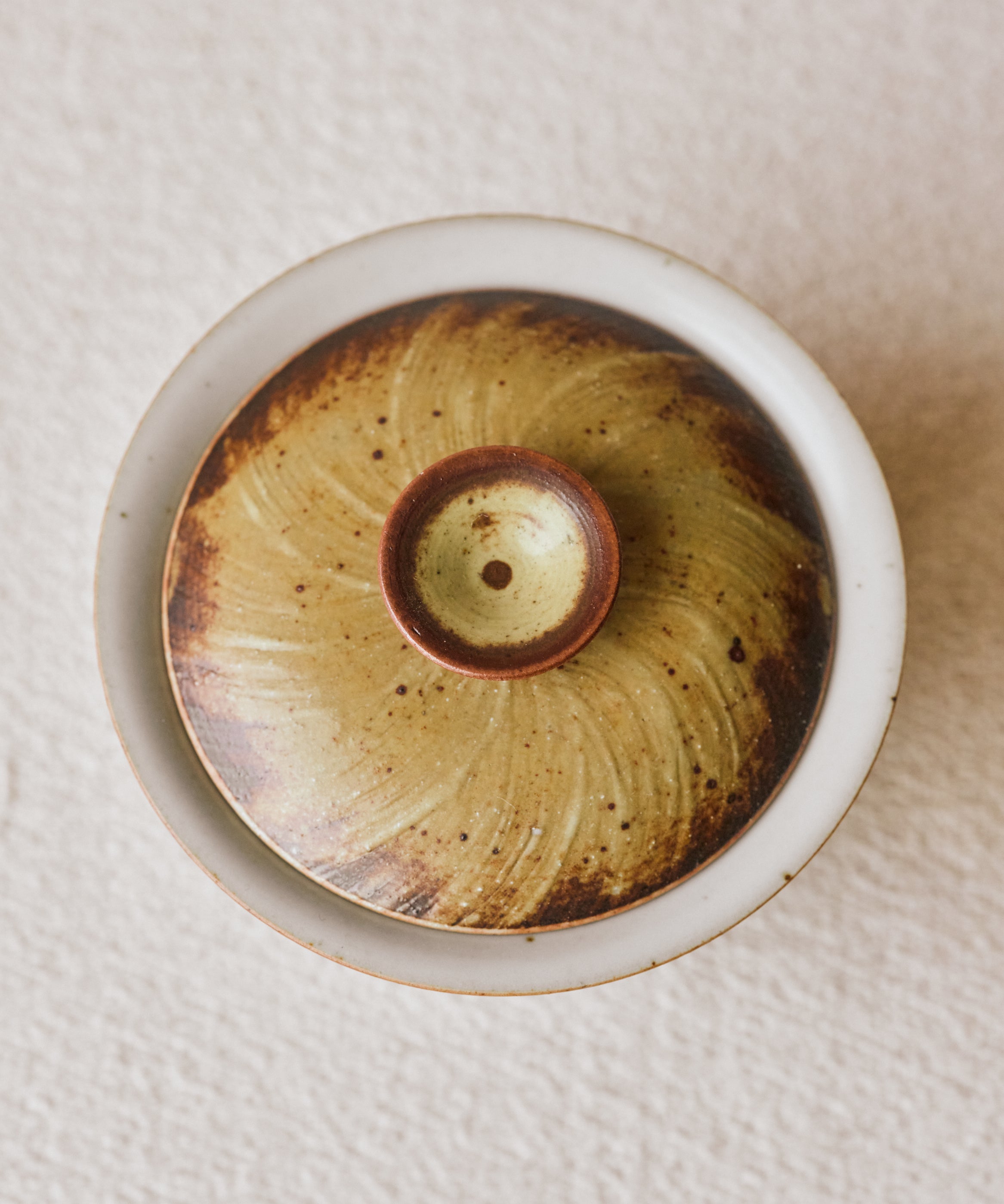 Gaiwan Earth II interior, hand-painted brushstroke detail, handcrafted by Wang Xinghua, Jingdezhen