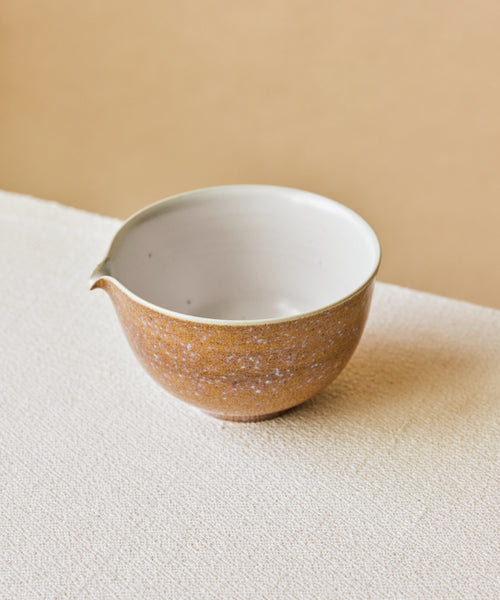"Chawan" Brown Rouge in hand, brown rouge glaze with pour spout, Wang Xinghua ceramics, Jingdezhen