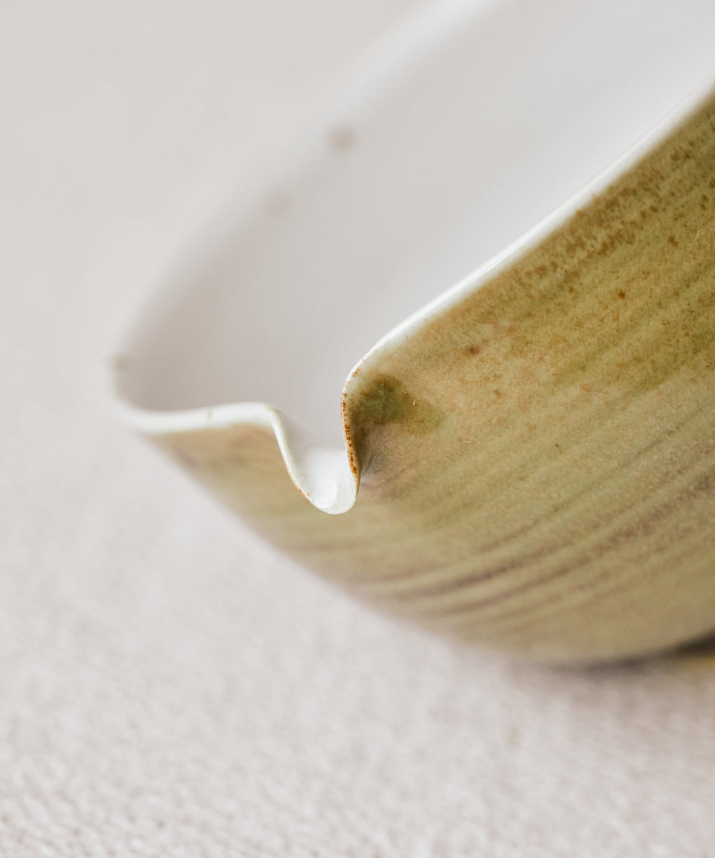 "Chawan" Ombre Green interior, ombre green interior glaze, handcrafted by Wang Xinghua, Jingdezhen
