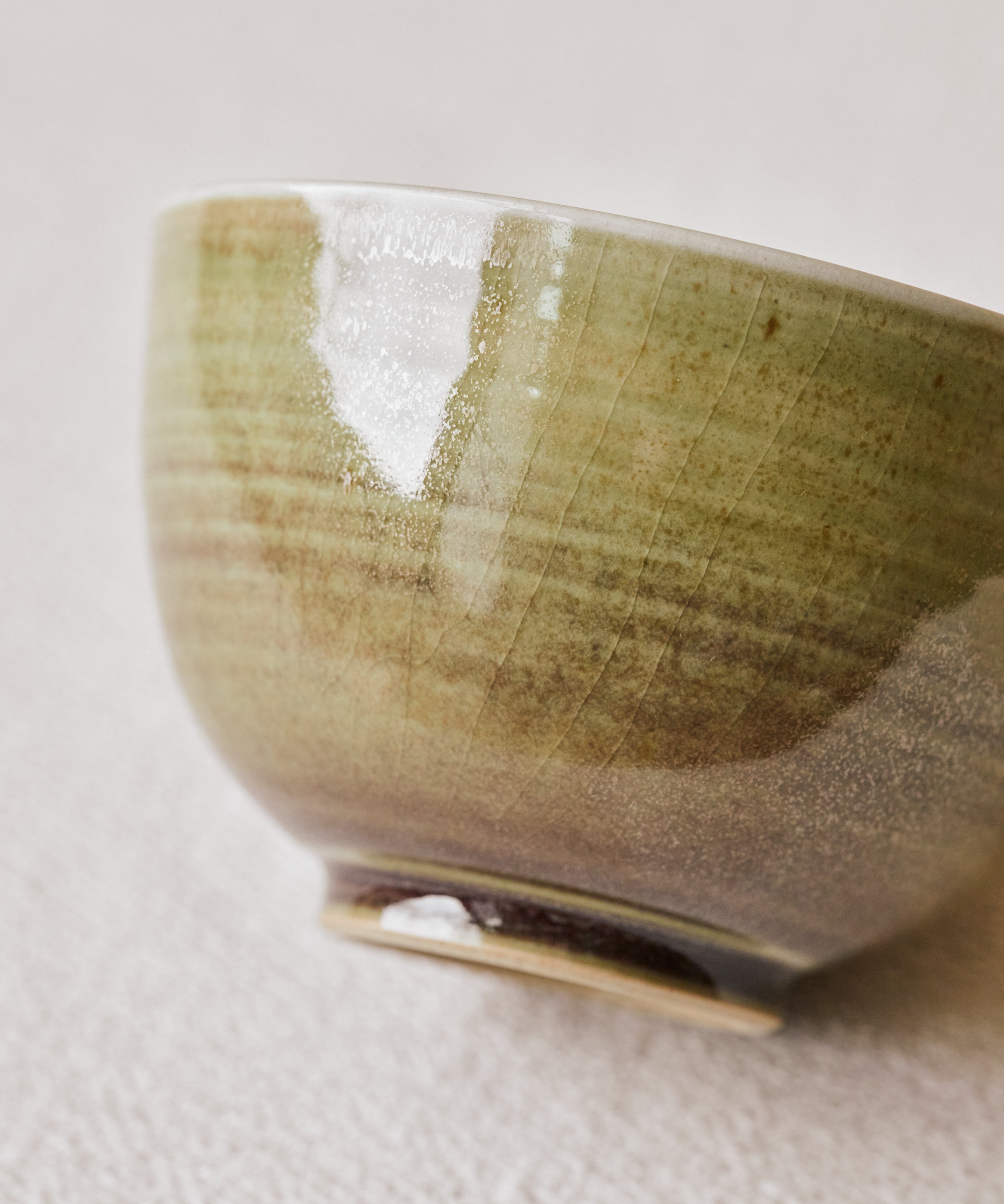 "Chawan" Ombre Green spout detail, precise pour spout for matcha latte, Jingdezhen porcelain