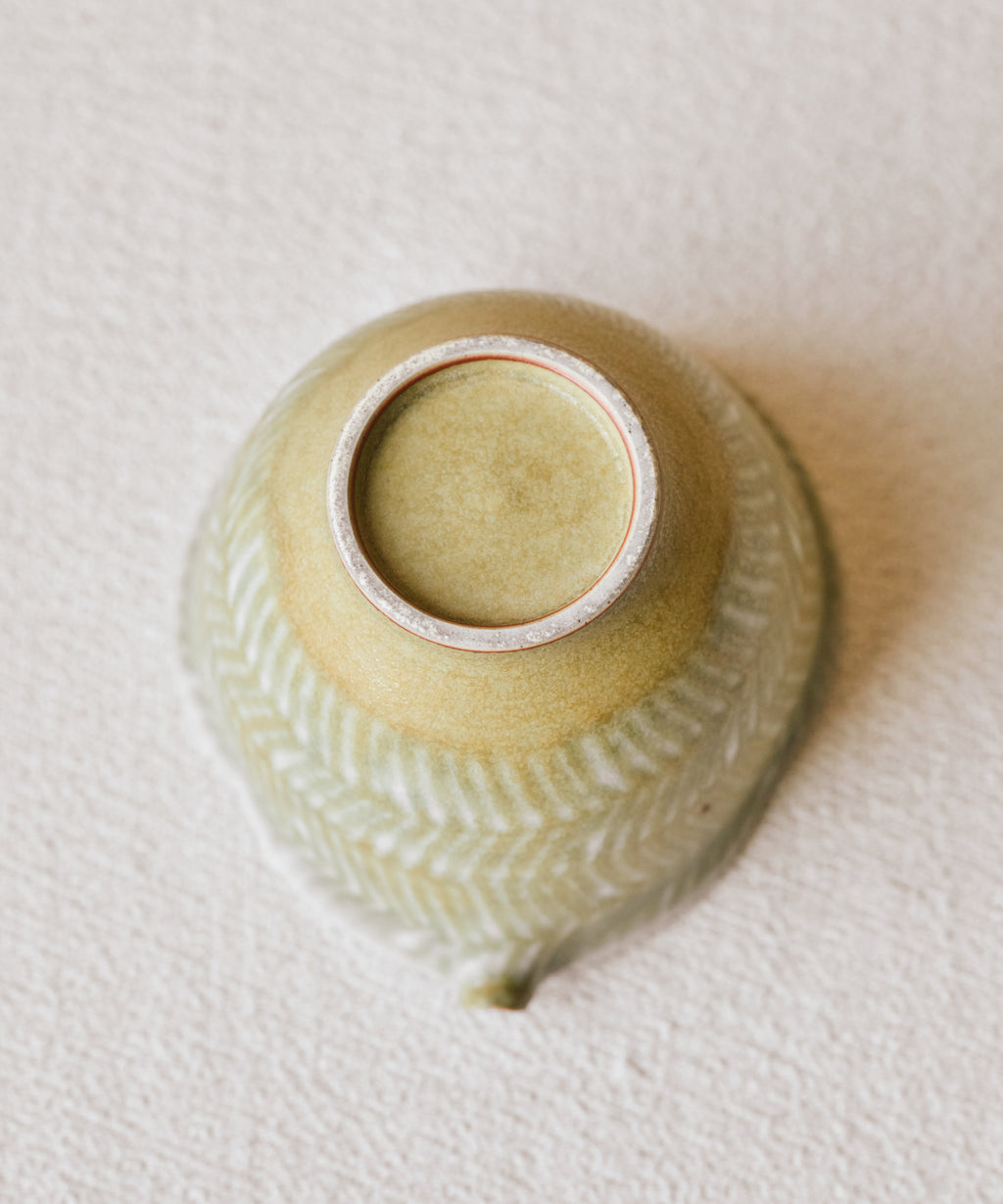 Pitcher Green Gourd underside, unglazed foot ring, Jingdezhen clay body, Wang Xinghua