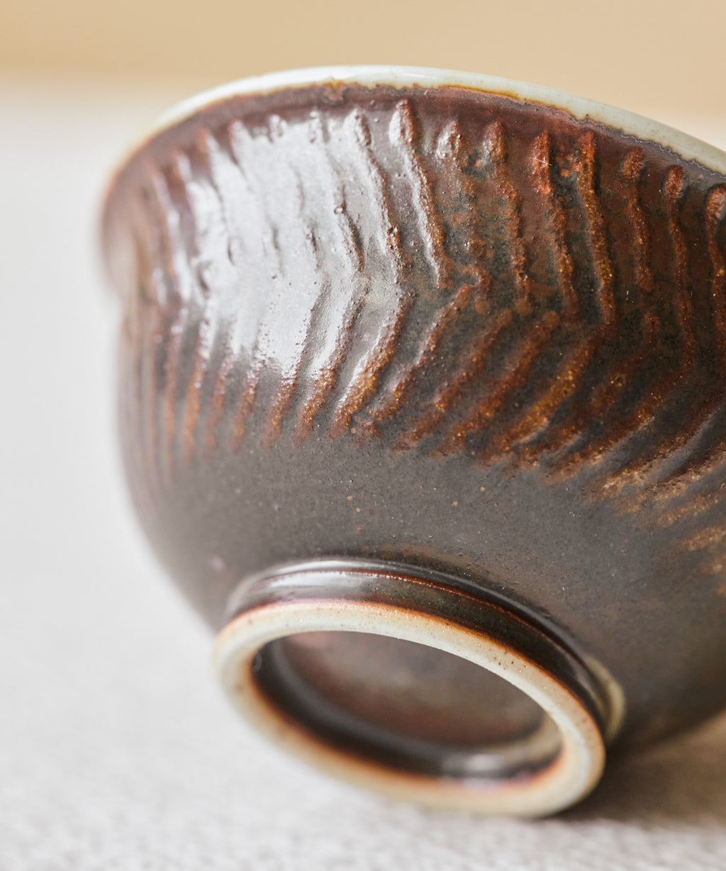 Cup Brown Waves