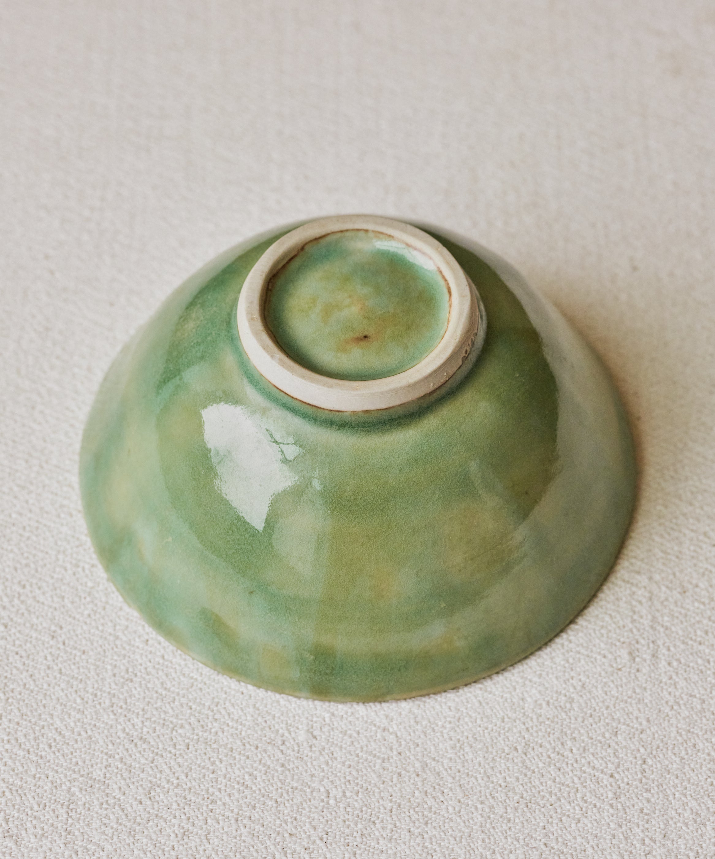 Bowl No. 16 underside, handmade stoneware clay body