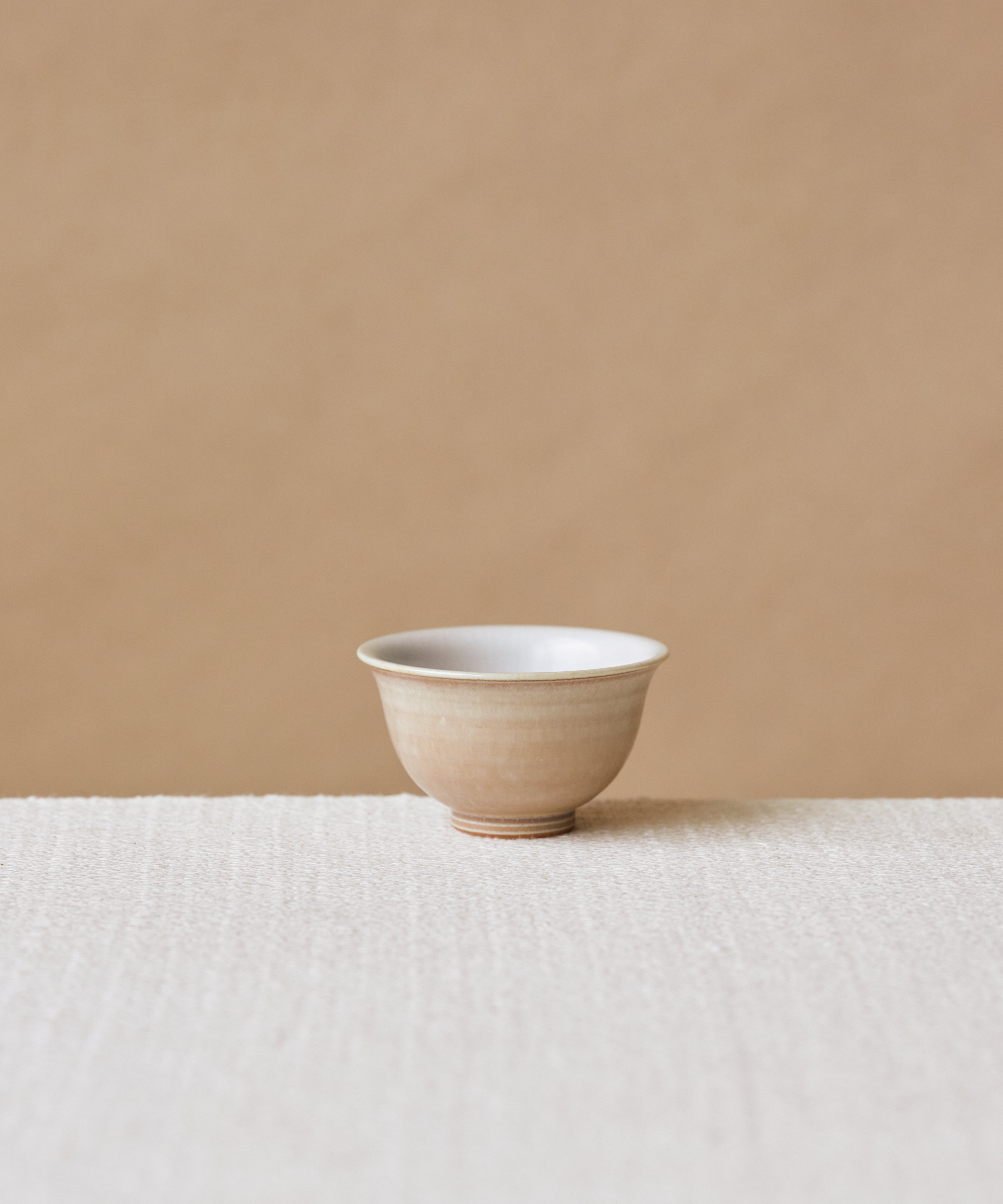 Clamshell Glaze Cup, handcrafted tea cup by Wang Xinghua, Jingdezhen, dusty shell-like glaze with calcification rings