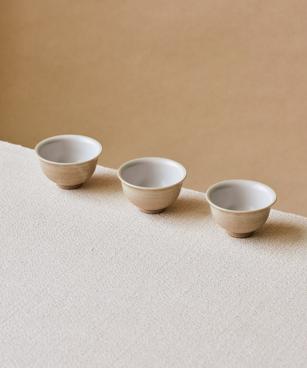 Clamshell Glaze Cup in hand, shell-like surface formed by nature, Wang Xinghua gongfu teaware