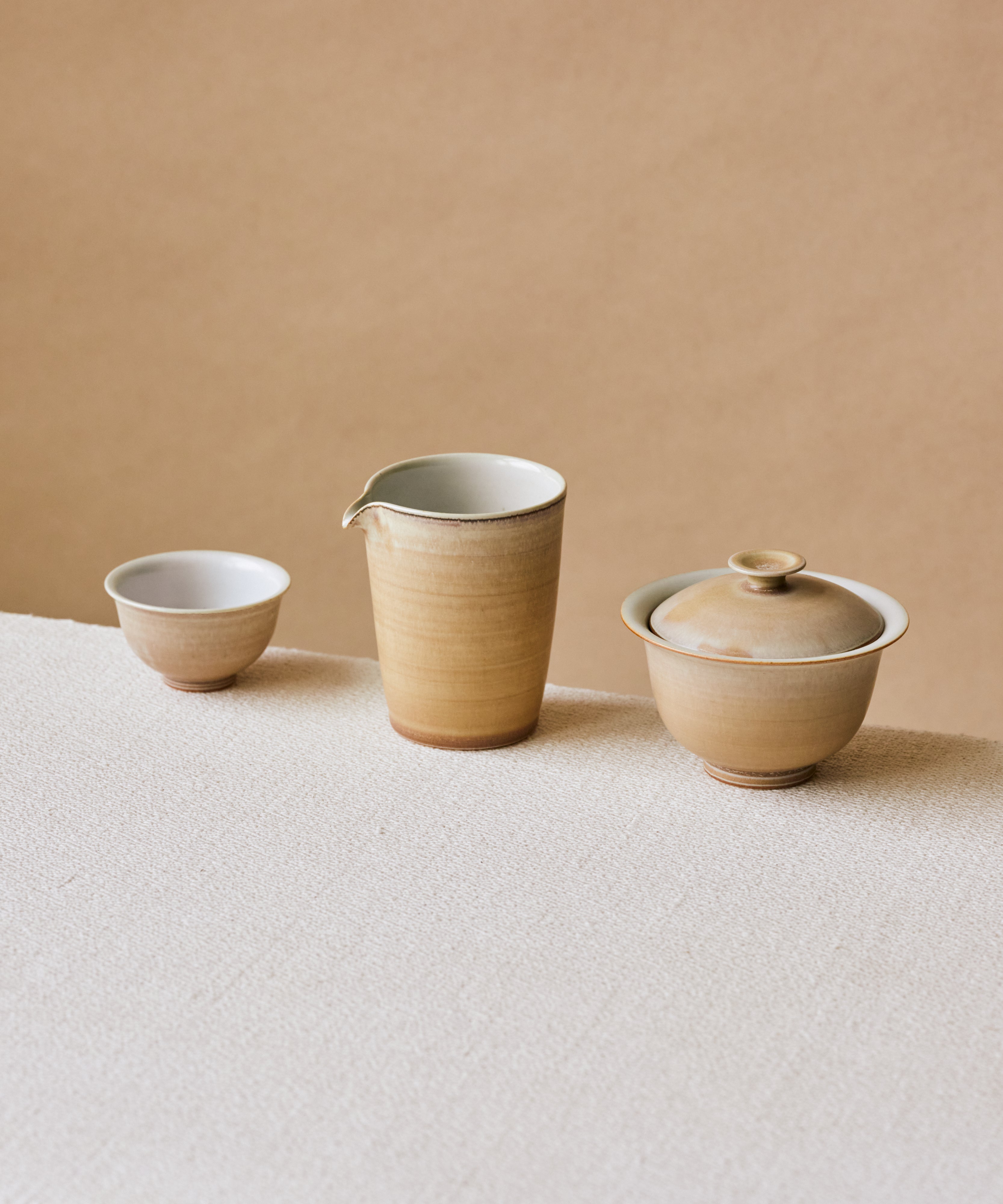 Clamshell V2 Gaiwan interior, matte white glaze inside, handcrafted by Wang Xinghua, Jingdezhen