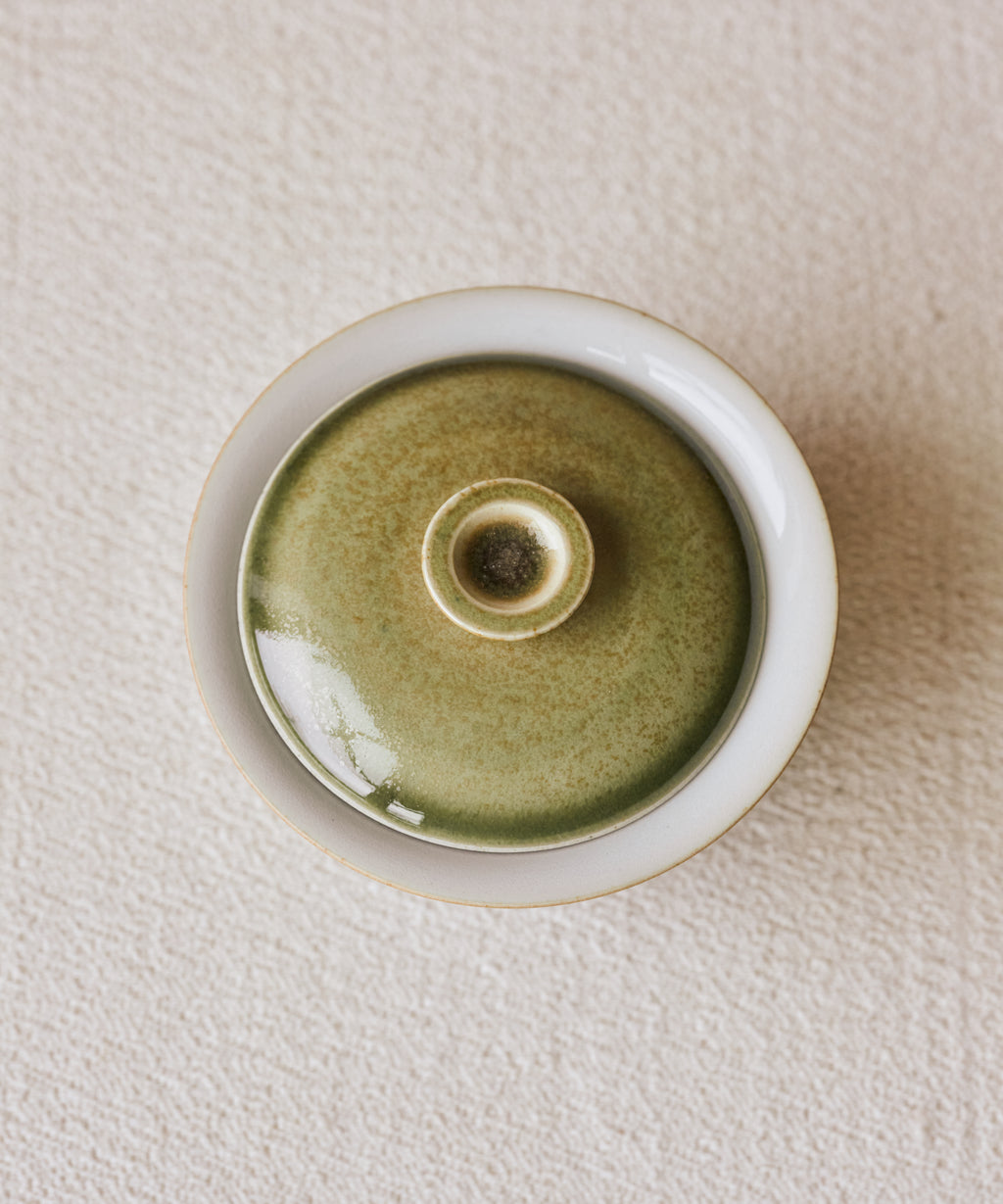 Ombre Green Gaiwan Vol 2 interior, glossy interior glaze, handcrafted by Wang Xinghua, Jingdezhen