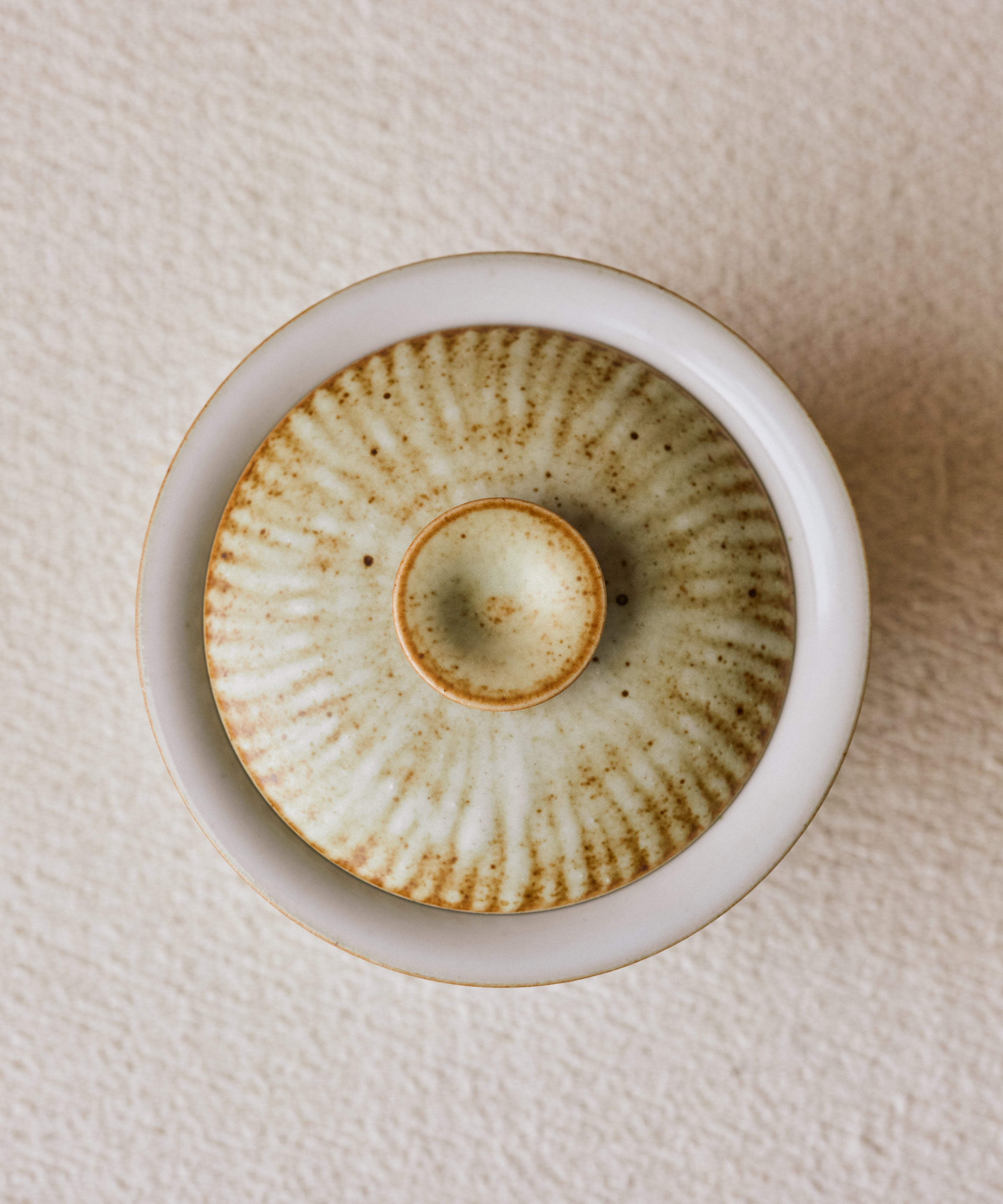 Ecru Seashell Gaiwan interior, matte white interior glaze, handcrafted by Wang Xinghua, Jingdezhen