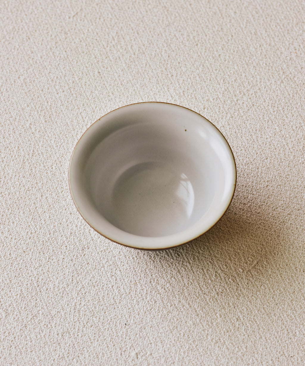 Gaiwan Black Peacock underside, unglazed foot ring, Jingdezhen clay body, Wang Xinghua