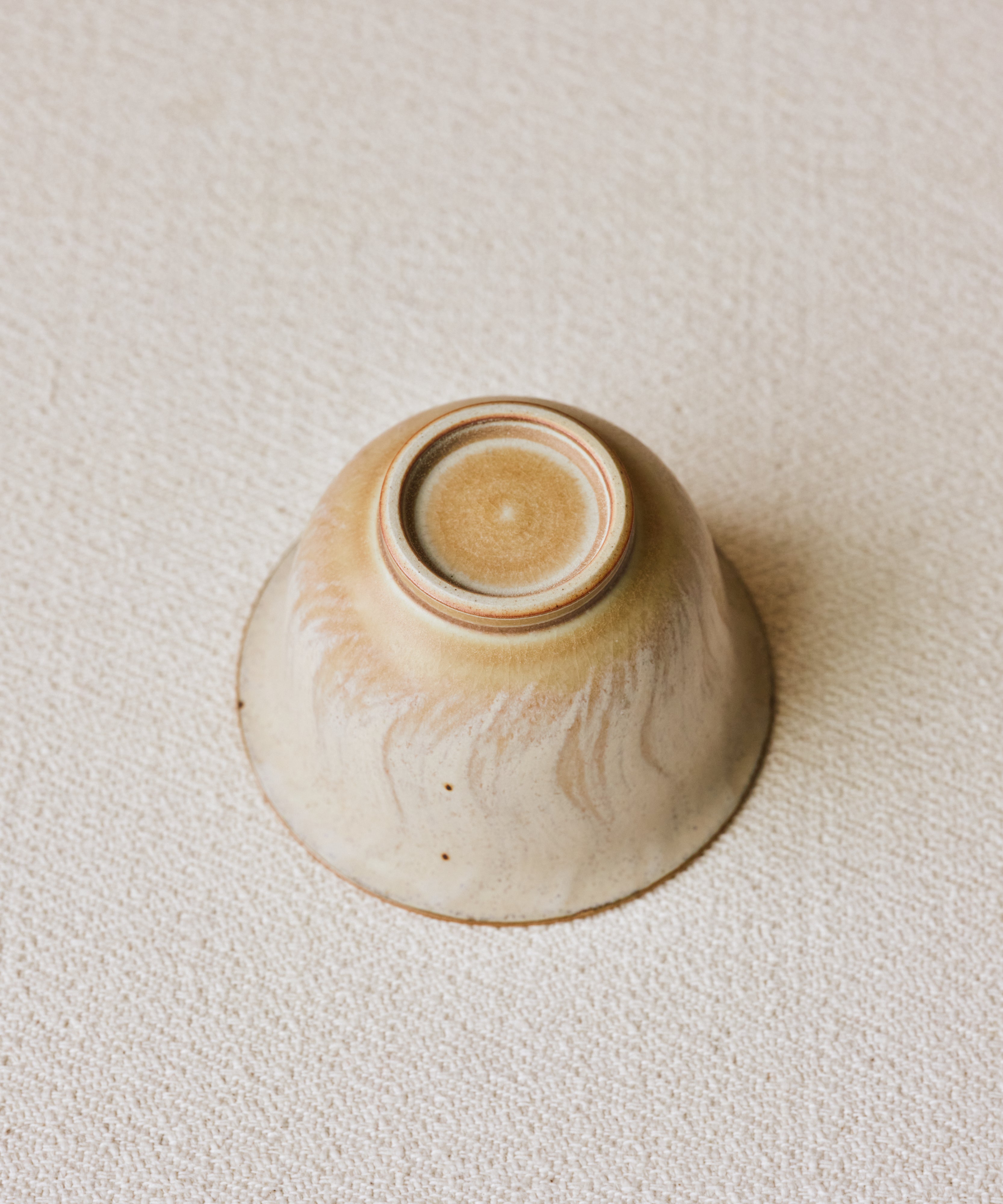 Matte Blush Gaiwan underside, unglazed foot ring, Jingdezhen clay body, Wang Xinghua
