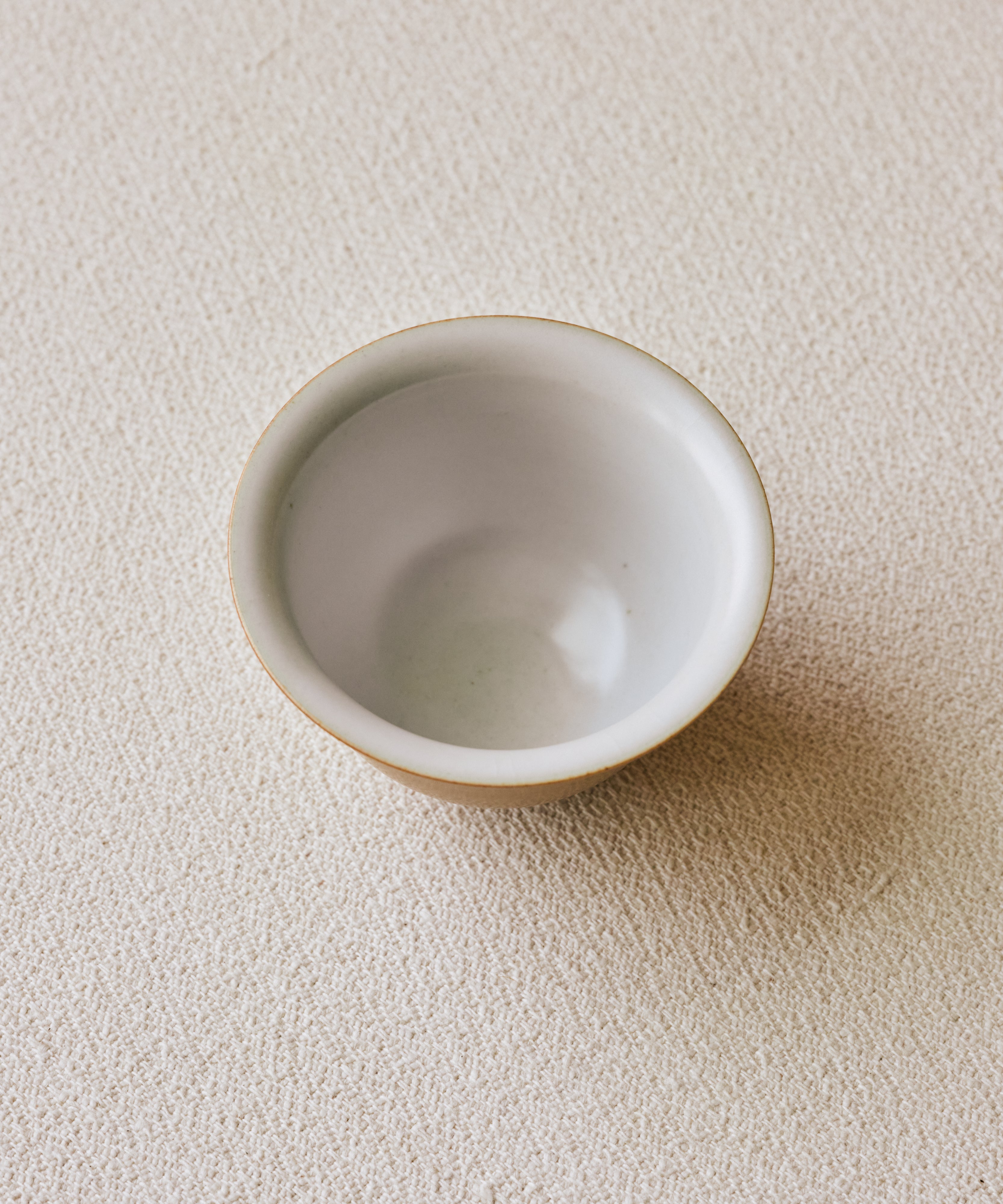 Clamshell V2 Gaiwan detail, dusty shell glaze with aquamarine accents, handcrafted Jingdezhen teaware