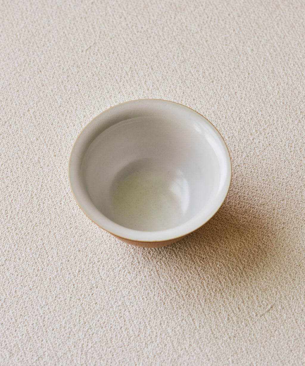 Clamshell V1 Gaiwan side view, organic shell-like surface, reduction-fired at 1300°C, Wang Xinghua