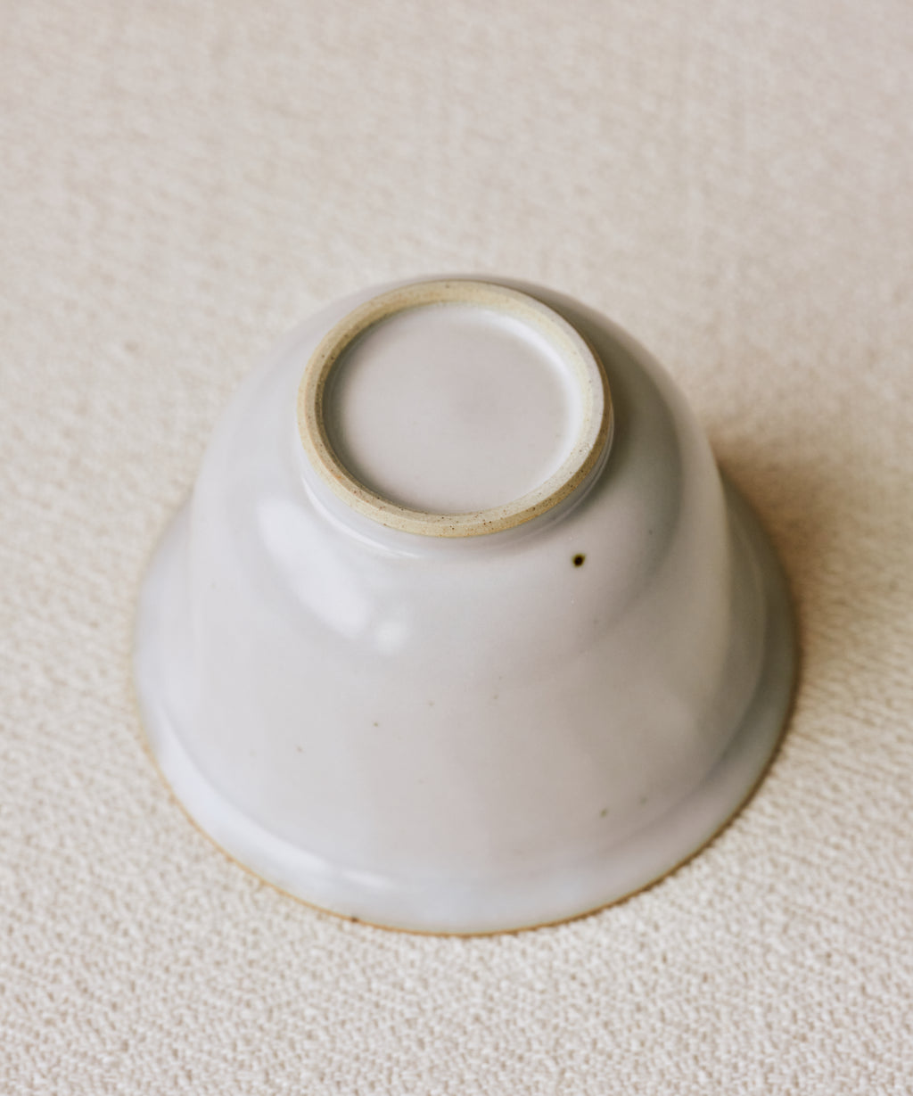Sateen Porcelaine V2 Gaiwan side view, optical white with wet sheen, Wang Xinghua, Jingdezhen