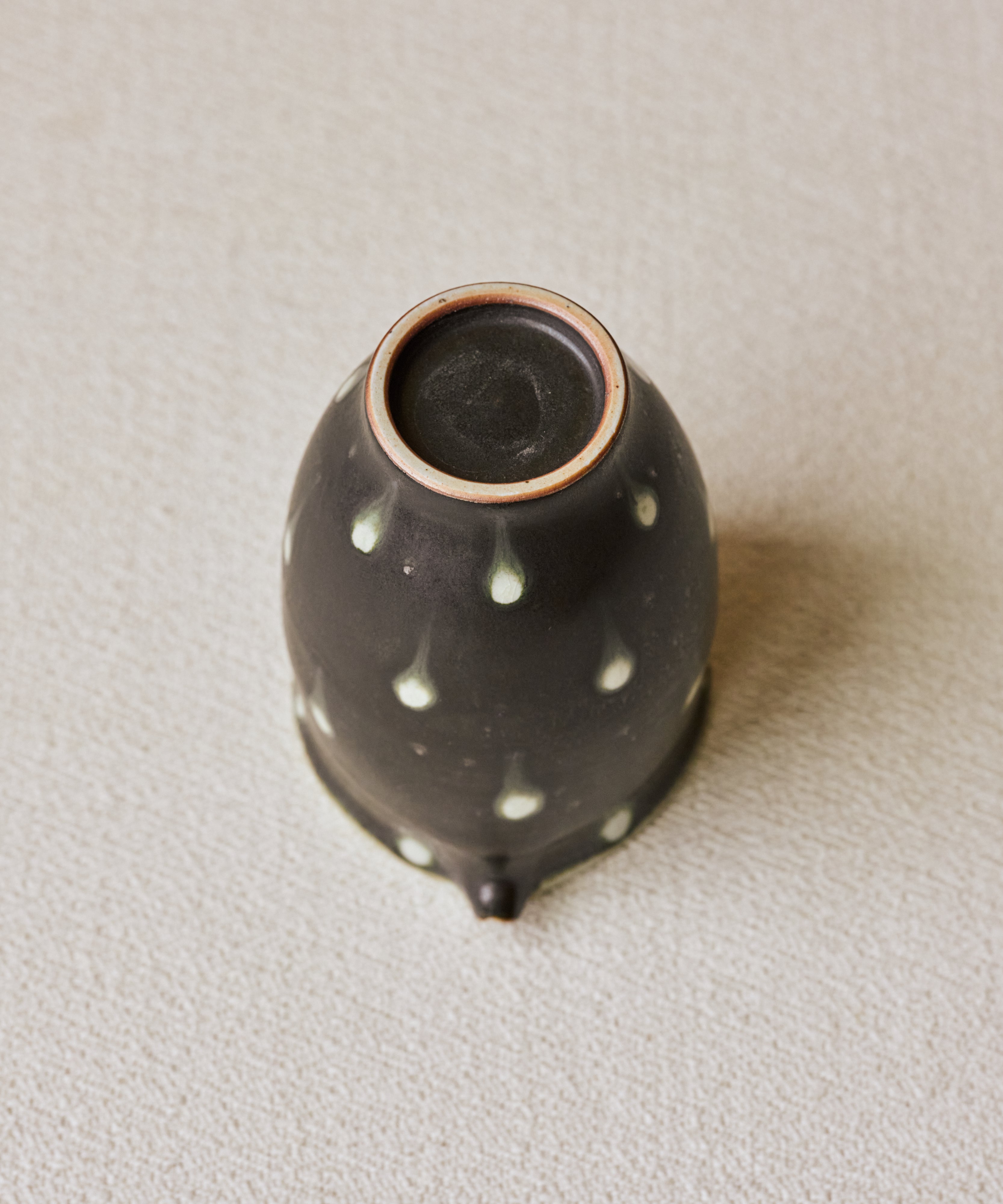 Black Peacock Pitcher Type I detail, black peacock glaze close-up, handcrafted Jingdezhen gongfu teaware