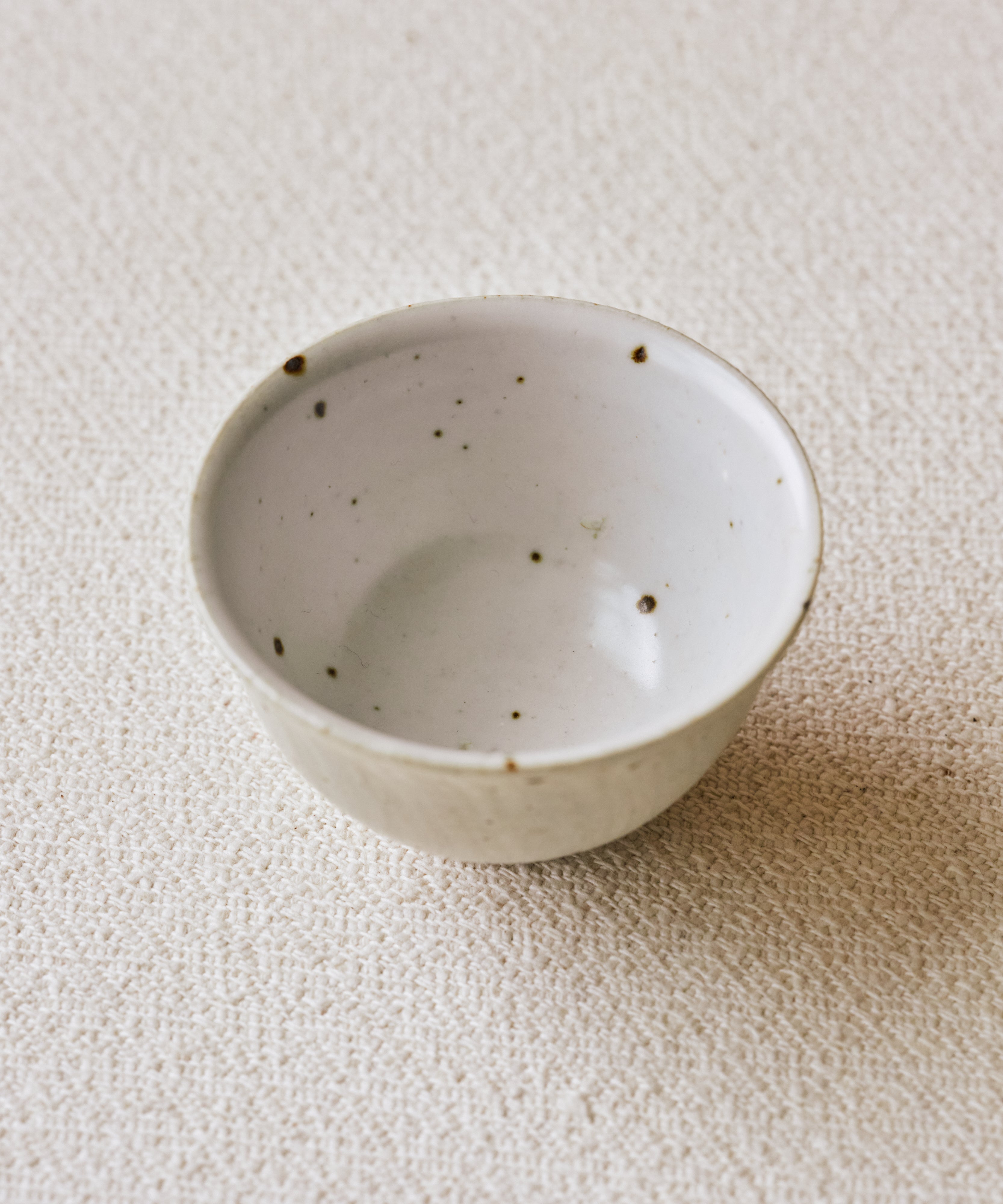 Rock Cup side view, stone-like texture with sage green, reduction-fired at 1300°C, Wang Xinghua