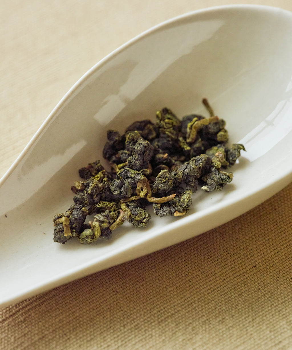 Jinxuan Milk Oolong rolled leaves — real Jinxuan varietal from high altitude Alishan, Taiwan, no artificial additives