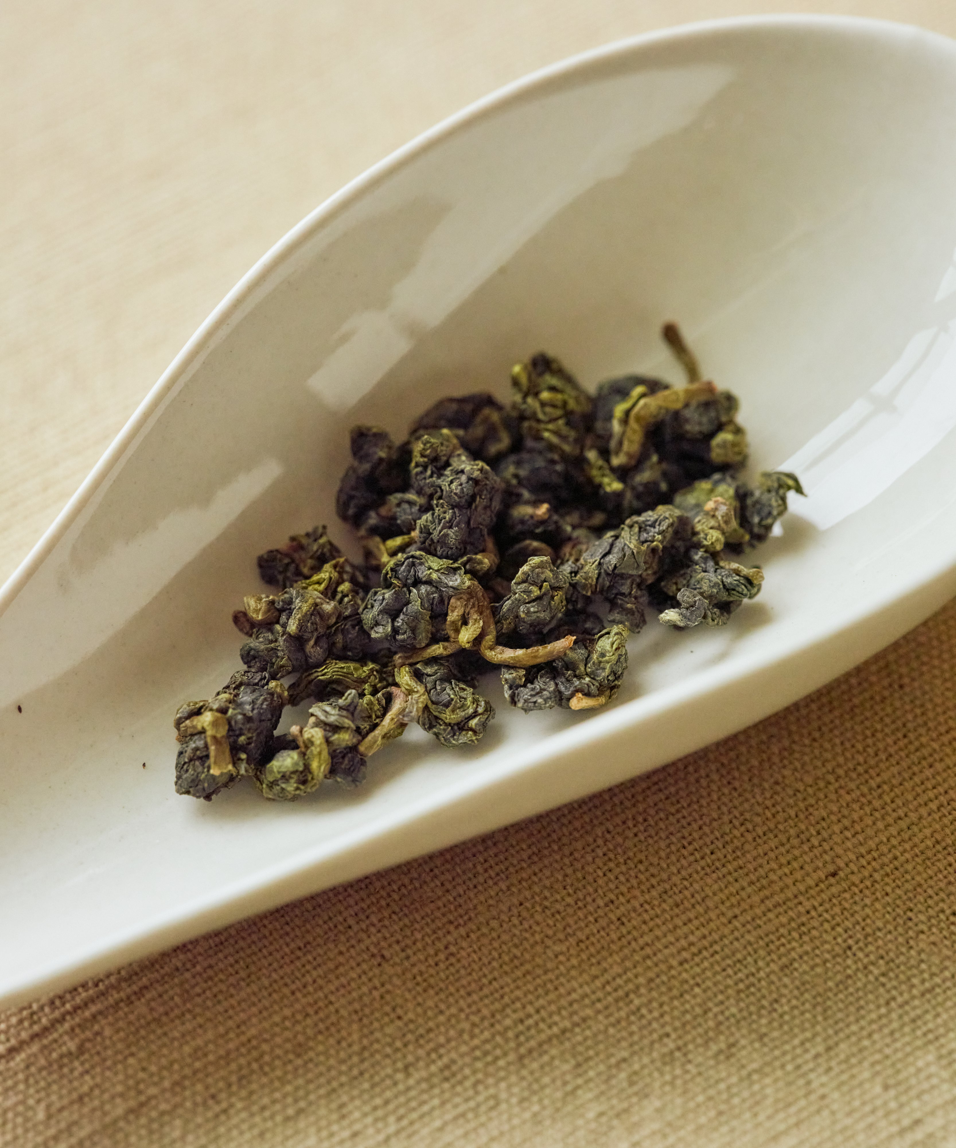 Jinxuan Milk Oolong rolled leaves — real Jinxuan varietal from high altitude Alishan, Taiwan, no artificial additives