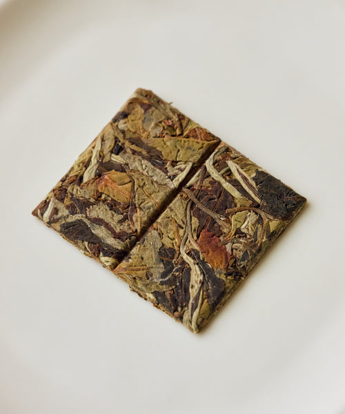 Arbor White dry leaves — white tea from 150-year-old trees in Mangnuo, Shuangjiang, Lincang, Yunnan