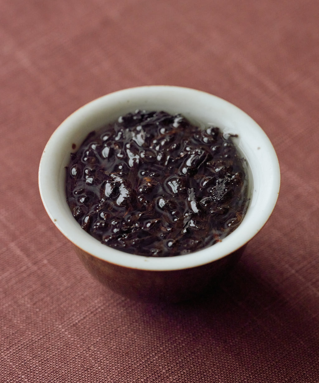 Black Oolong liquor with deep roasty oolong character and caramelized black tea sweetness, Anxi