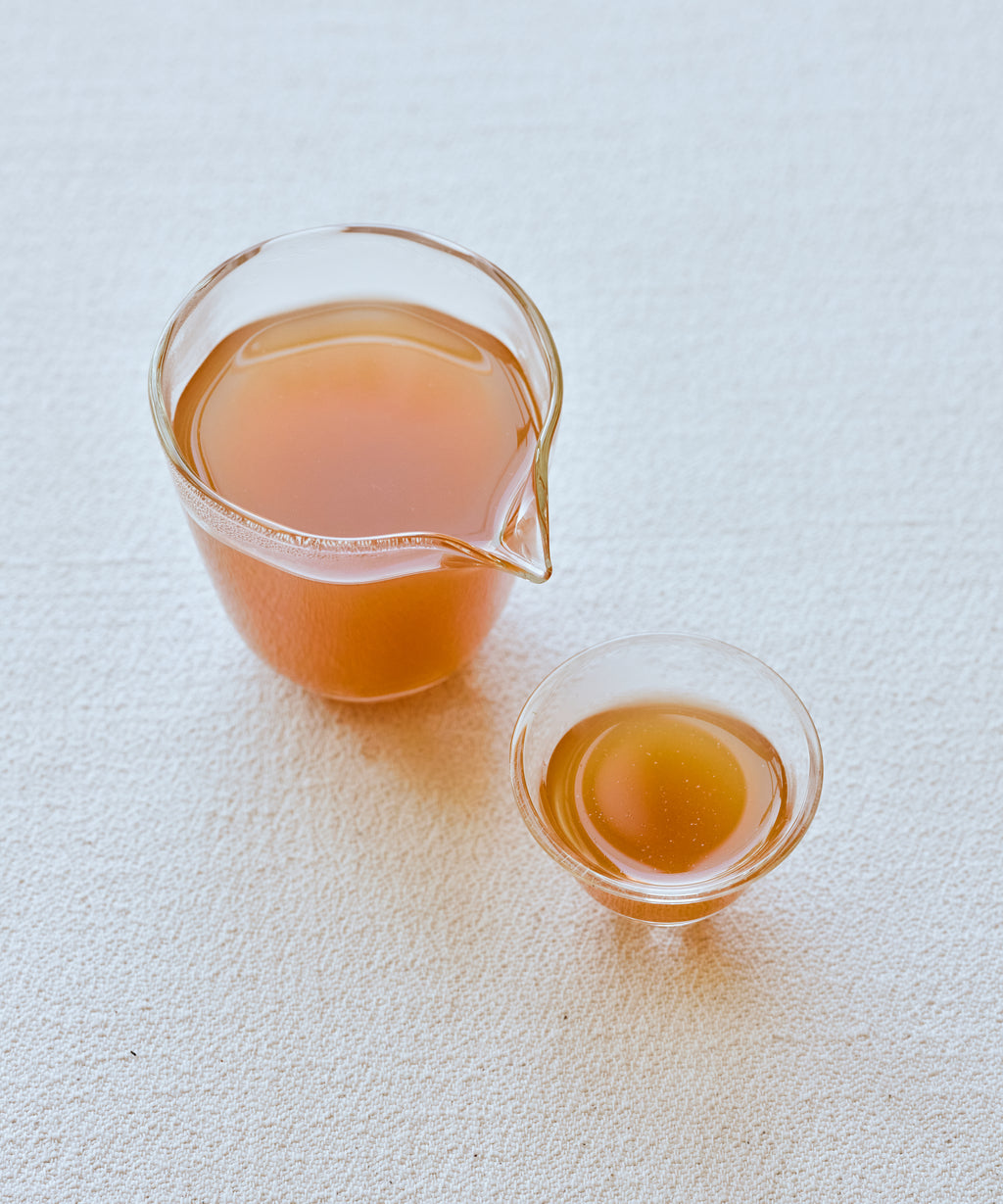 Tamba Roasted Black Bean steeping, releasing coffee-like aroma without caffeine