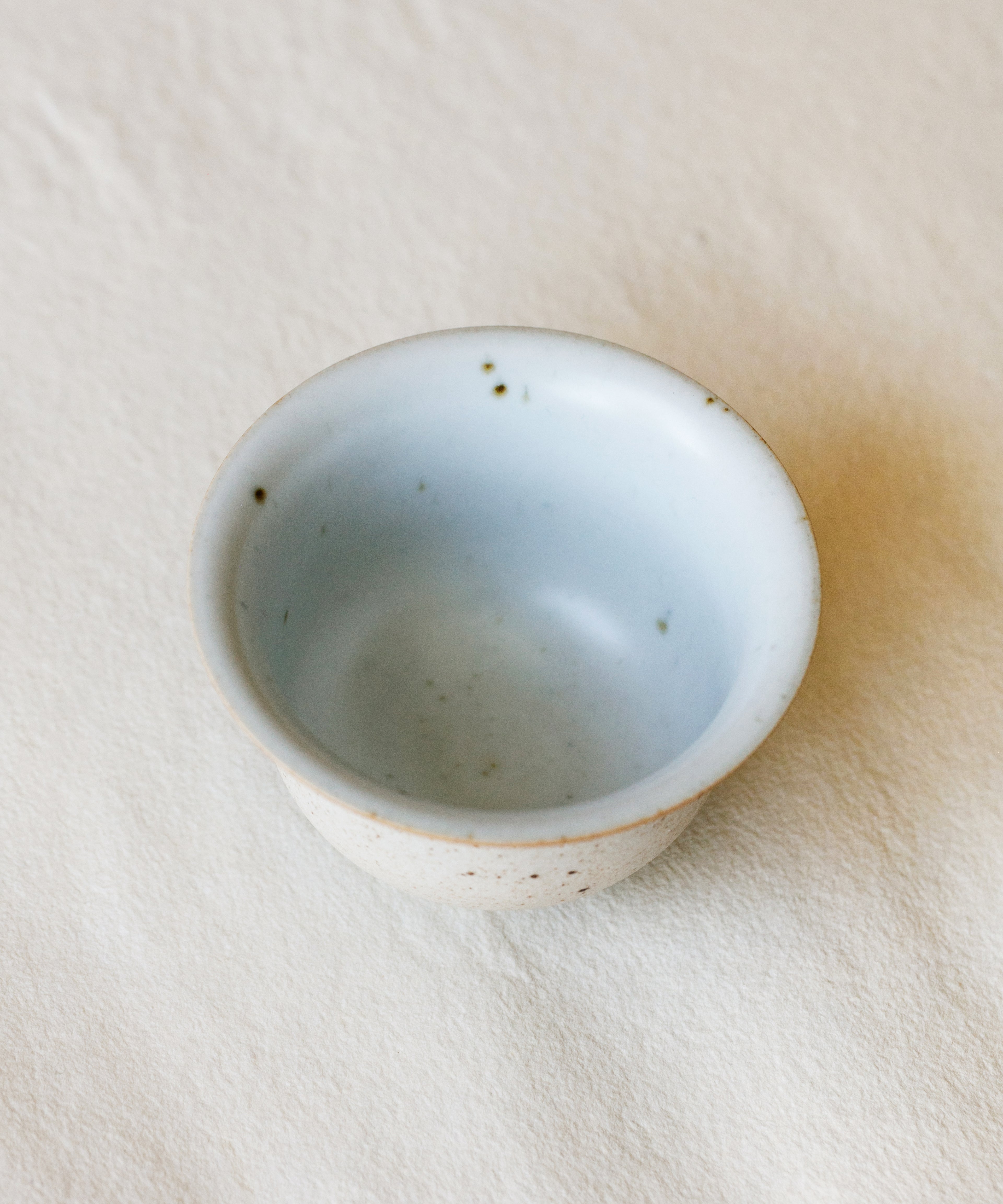 Small Sunrise Matte Gaiwan underside, unglazed foot ring, Jingdezhen clay body, Wang Xinghua