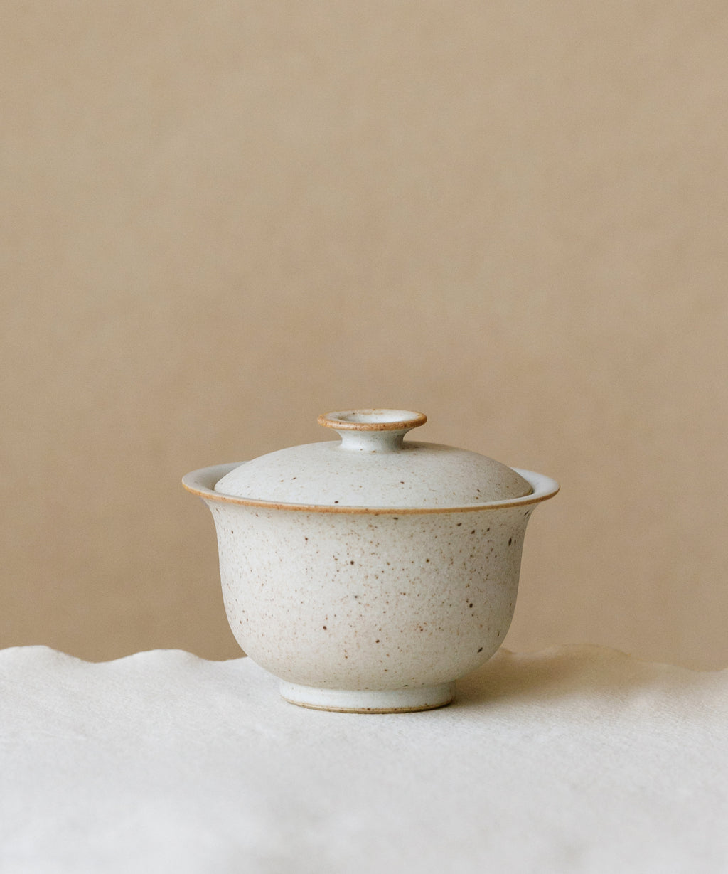 Small Sunrise Matte Gaiwan, handcrafted gaiwan by Wang Xinghua, Jingdezhen, sunrise matte glaze in warm tones