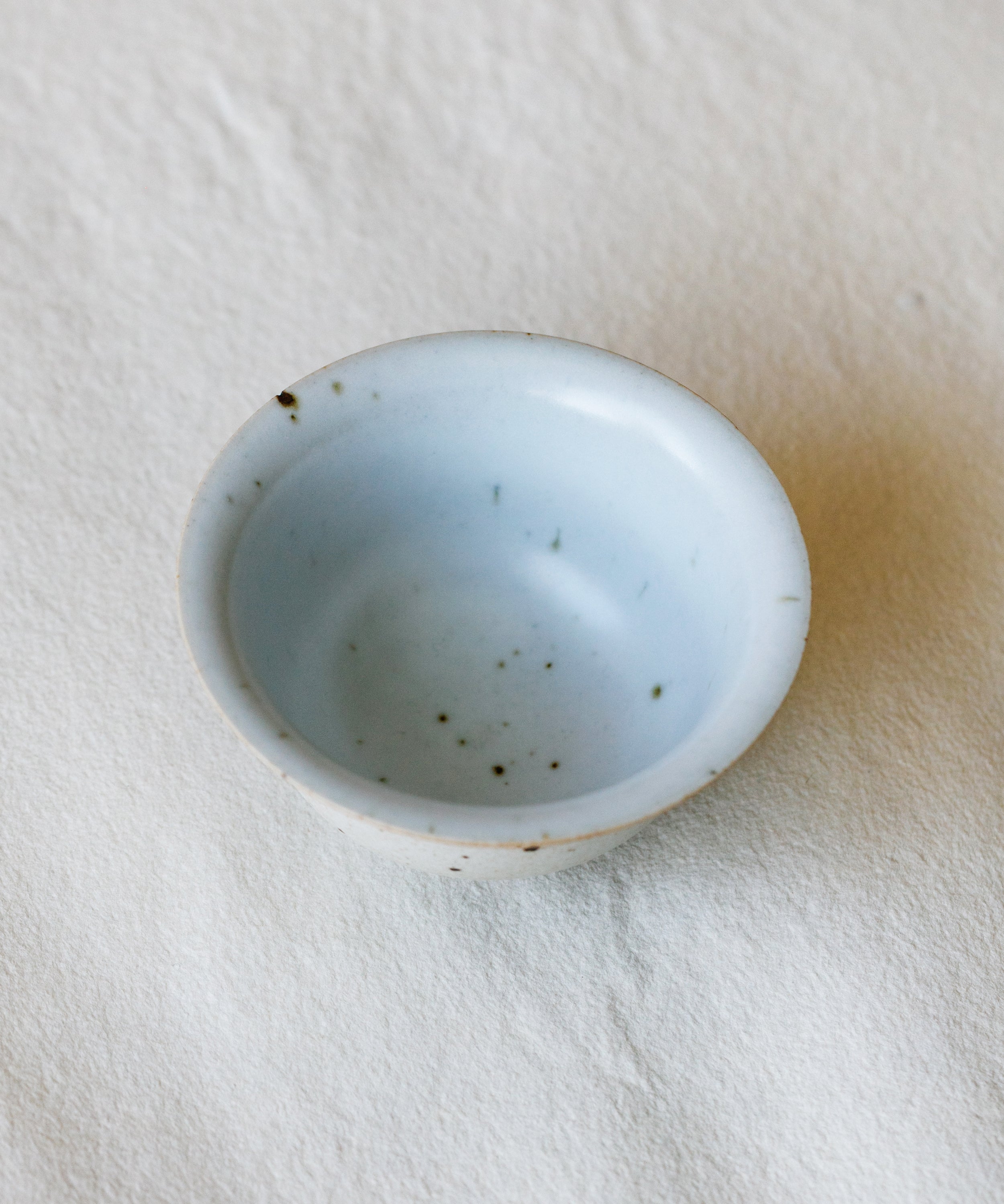 Mini Sunrise Matte Gaiwan underside, unglazed foot ring, Jingdezhen clay body, Wang Xinghua