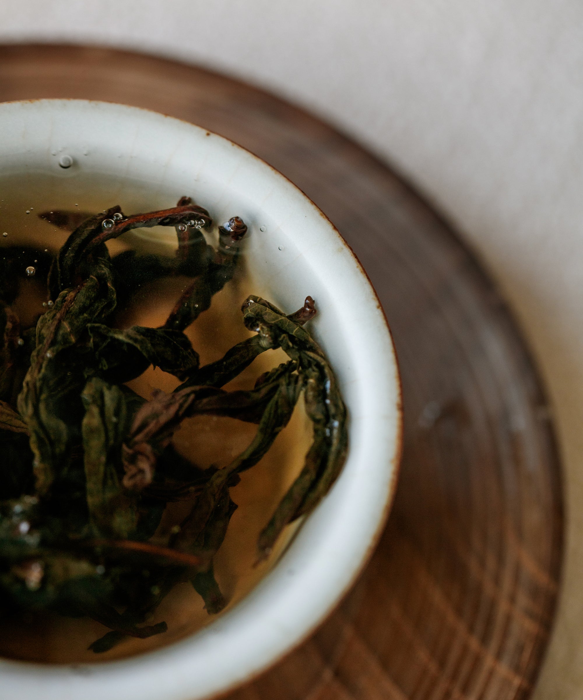 Charcoal Roasted Buddha's Hand liquor with smoky depth, floral notes, and hint of creaminess, Yongchun