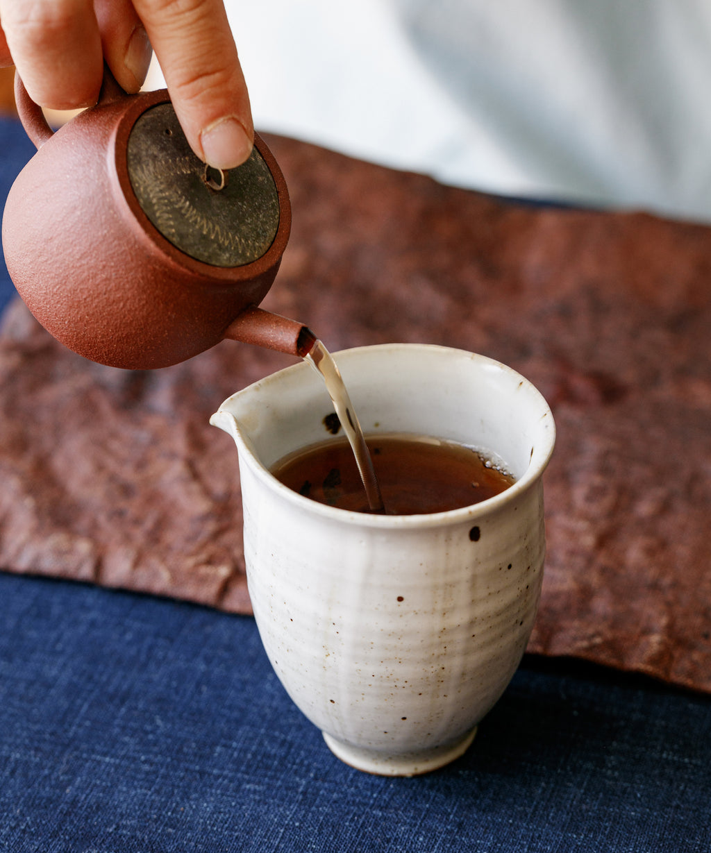 Brewing Two-years Cave-aged Liubao — lighter fermented dark tea, Guangxi