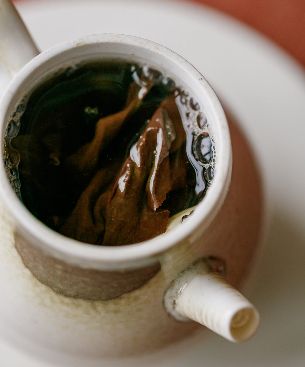 Red Jade liquor — full-bodied black tea with apricot and saffron notes, Nantou, Taiwan
