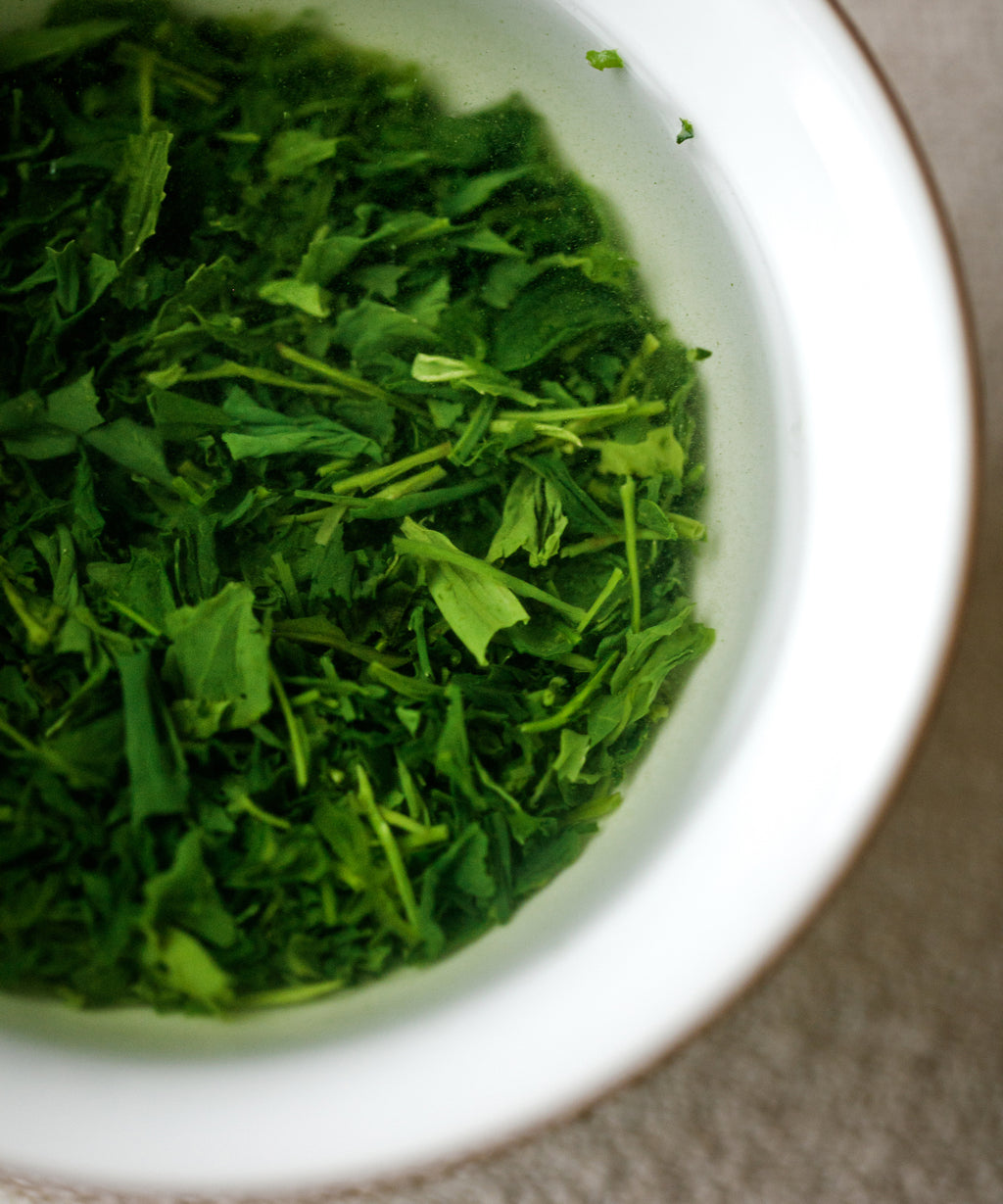 Yame Gyokuro Mei steeping, releasing sweet lychee and oatmeal aroma