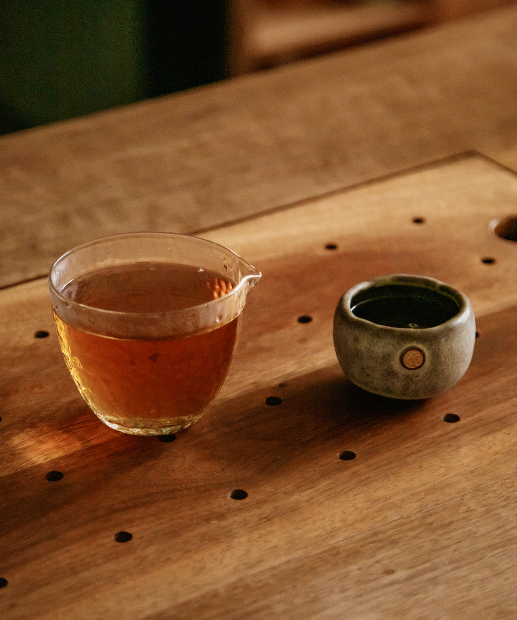 Dahongpao Jade Lion Cliff liquor with explosive mineral impact, sake kasu, and umami notes