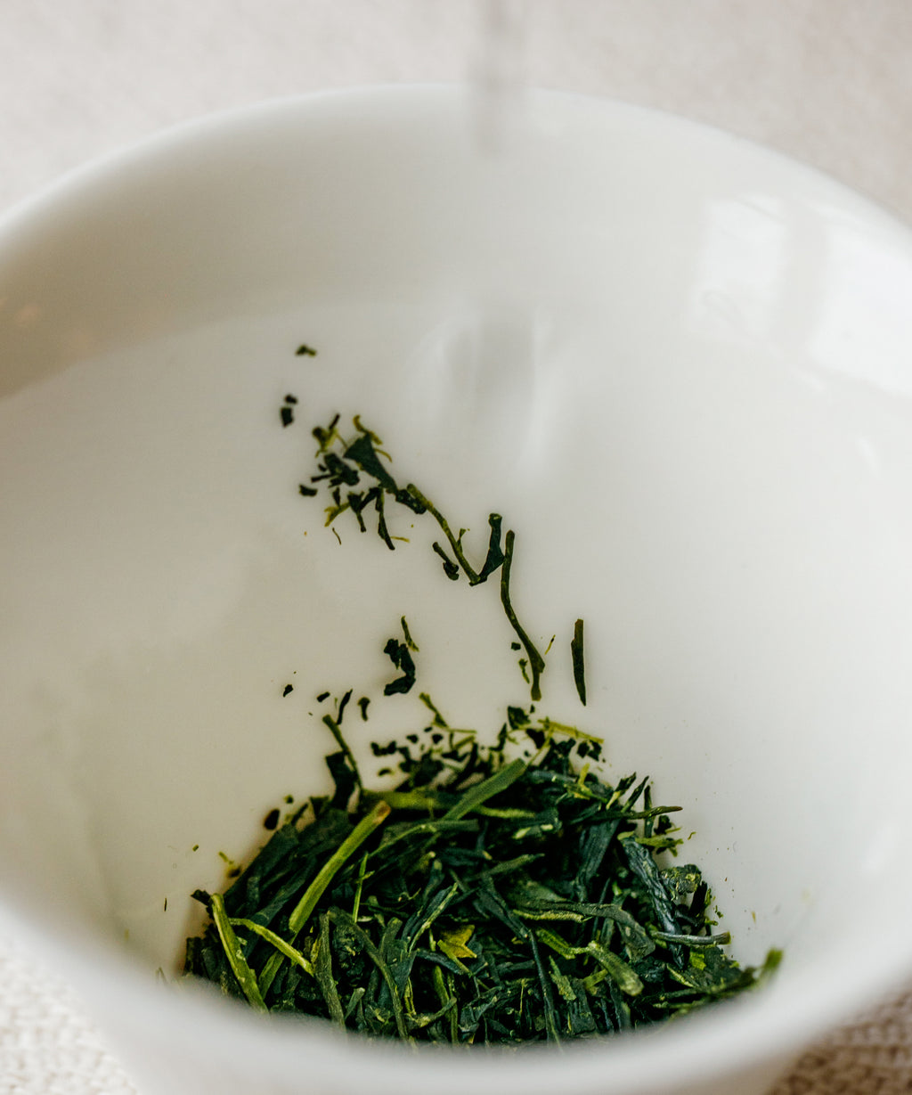 Oku Yutaka dry leaves — cold-resistant varietal sencha from mountain fog terroir, Yame