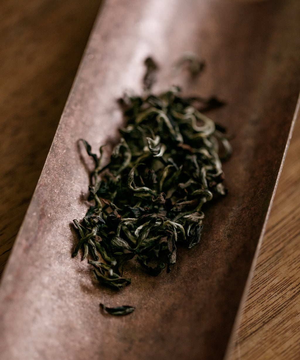 Brewing Oriental Beauty Silver — one-bud-one-leaf bug-bitten oolong from E'mei, Hsinchu, Taiwan