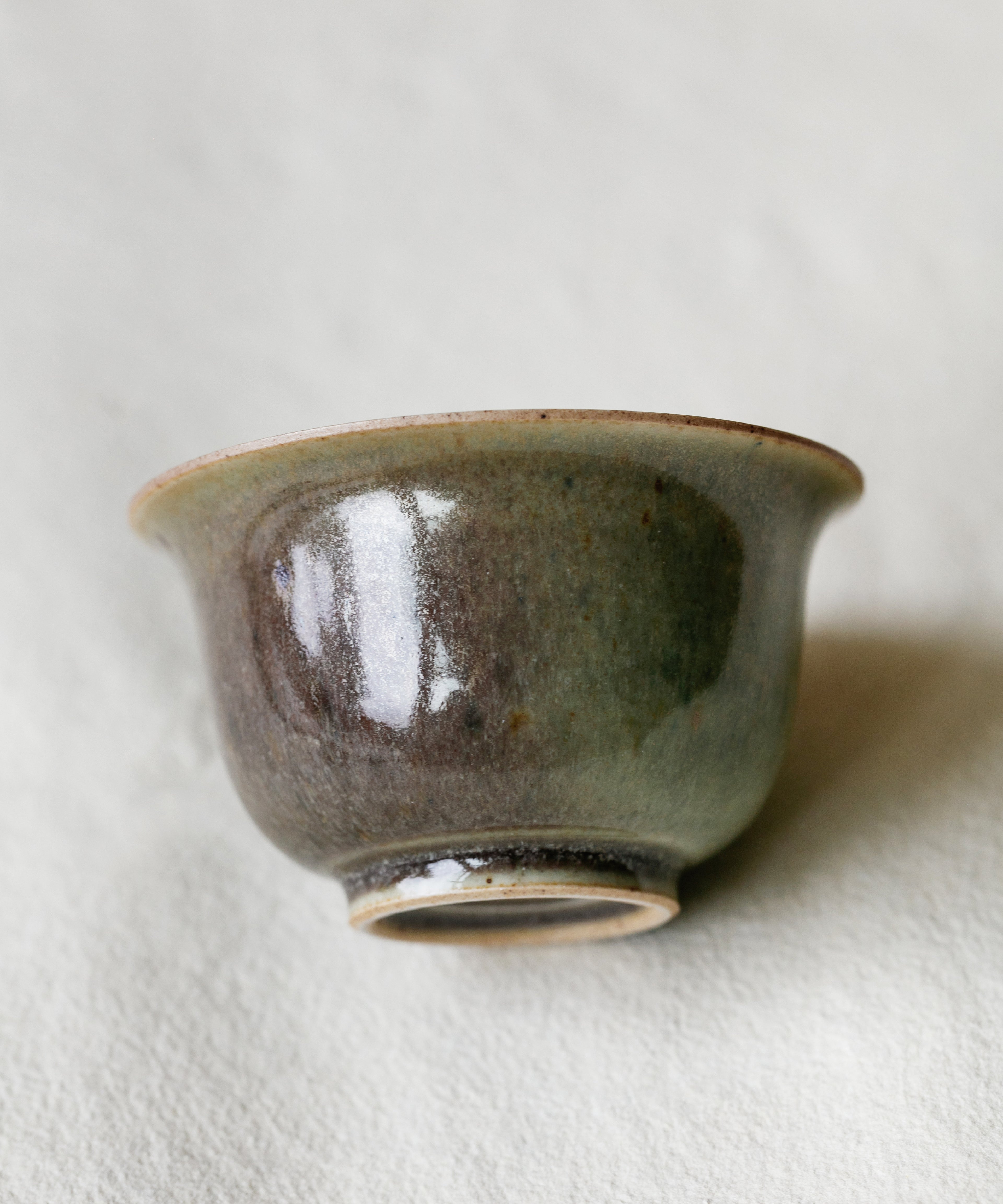 Small Purple Rain Gaiwan underside, unglazed foot ring, Jingdezhen clay body, Wang Xinghua