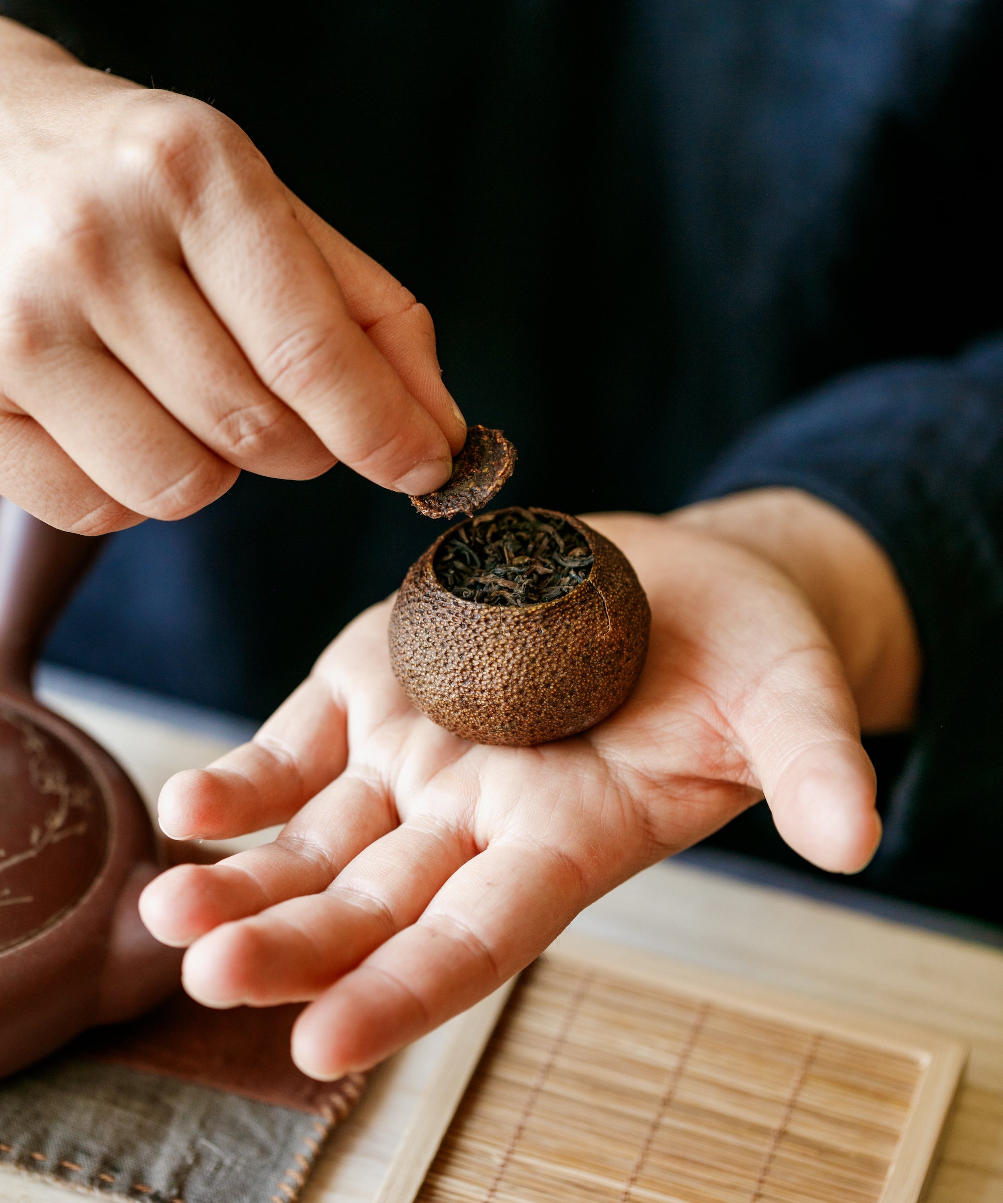 Brewing Imperial Pu'erh in Red Mandarin — Lange Tea Factory shou pu'erh, Menghai, Yunnan