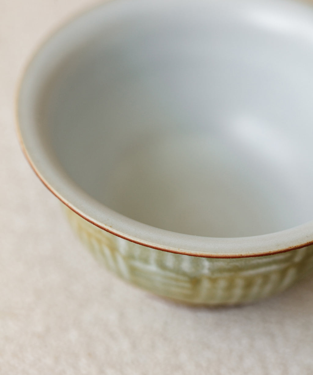 Mini Matte Yellow I Gaiwan underside, unglazed foot ring, Jingdezhen clay body, Wang Xinghua
