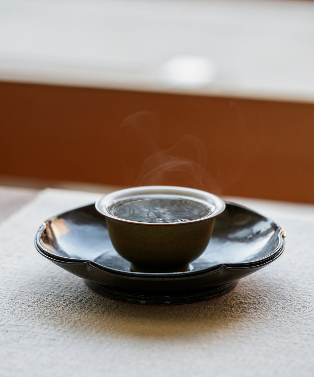Meizhan Black liquor — sweet black tea with ripe fruit and dried roses, Fengqing, Yunnan