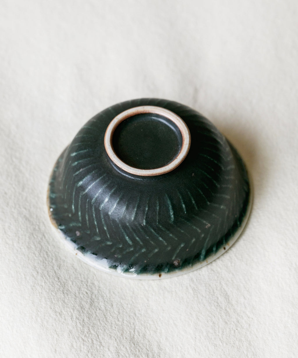 Forest Green Cup side view, forest green glaze, reduction-fired at 1300°C, Wang Xinghua