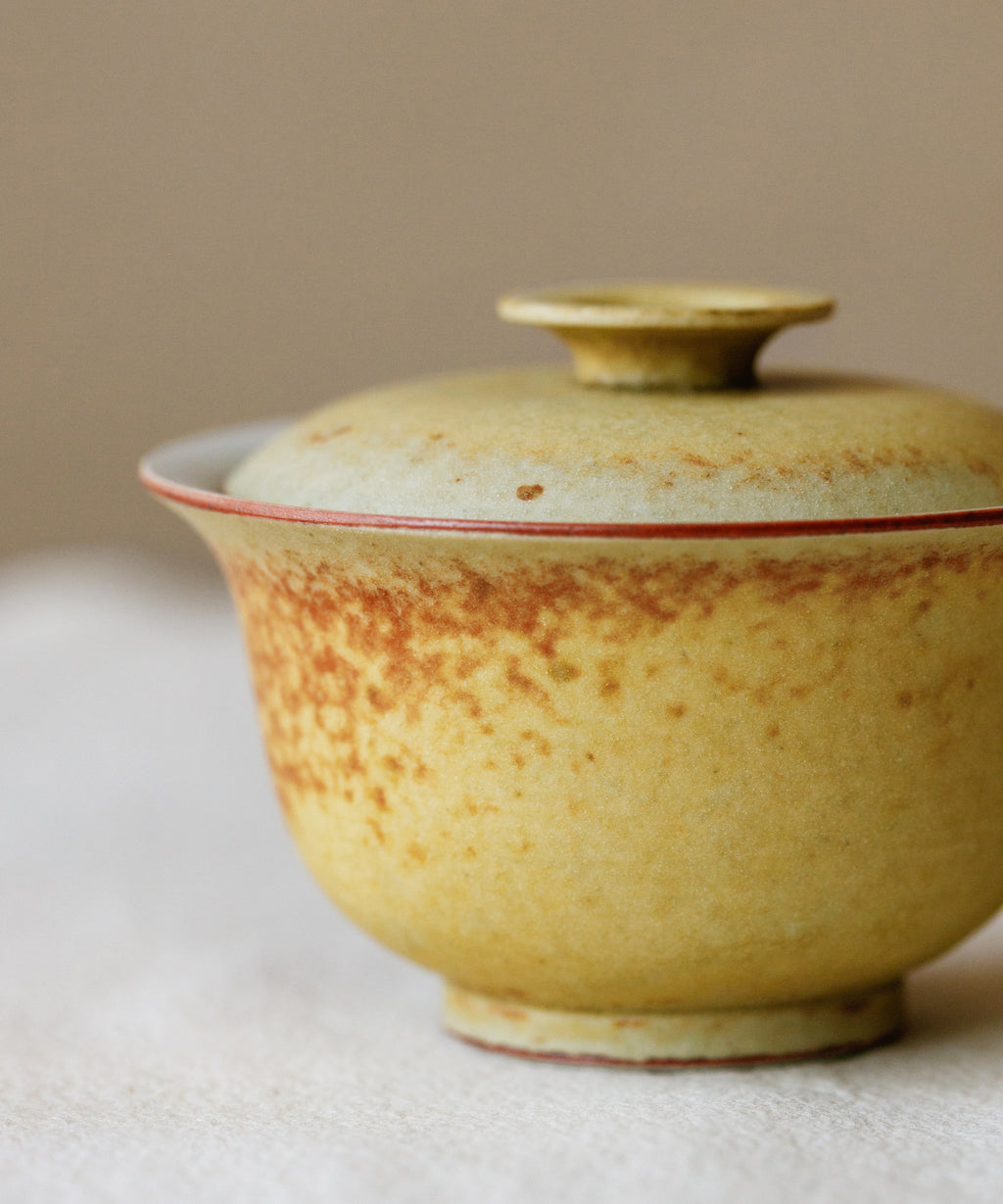 Mini Fire Yellow Gaiwan side view, fire yellow surface, Wang Xinghua, Jingdezhen porcelain