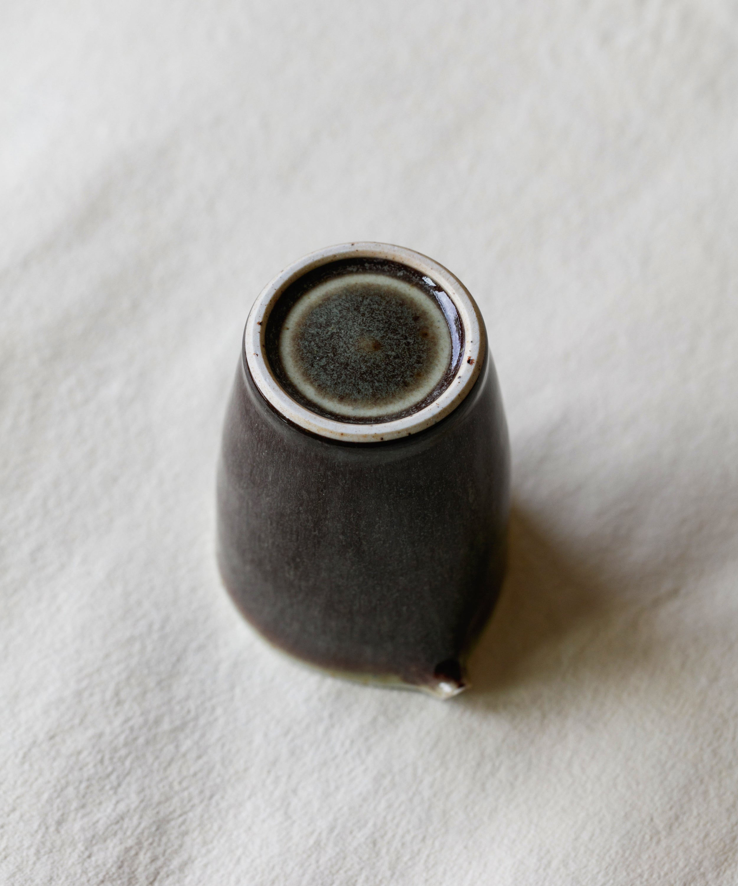 Purple Rain Pitcher underside, unglazed foot ring, Jingdezhen clay body, Wang Xinghua