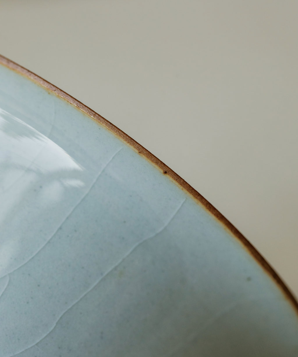 Gaiwan Celadon Ice interior glaze, slick shiny surface with crackle veins, Jingdezhen porcelain